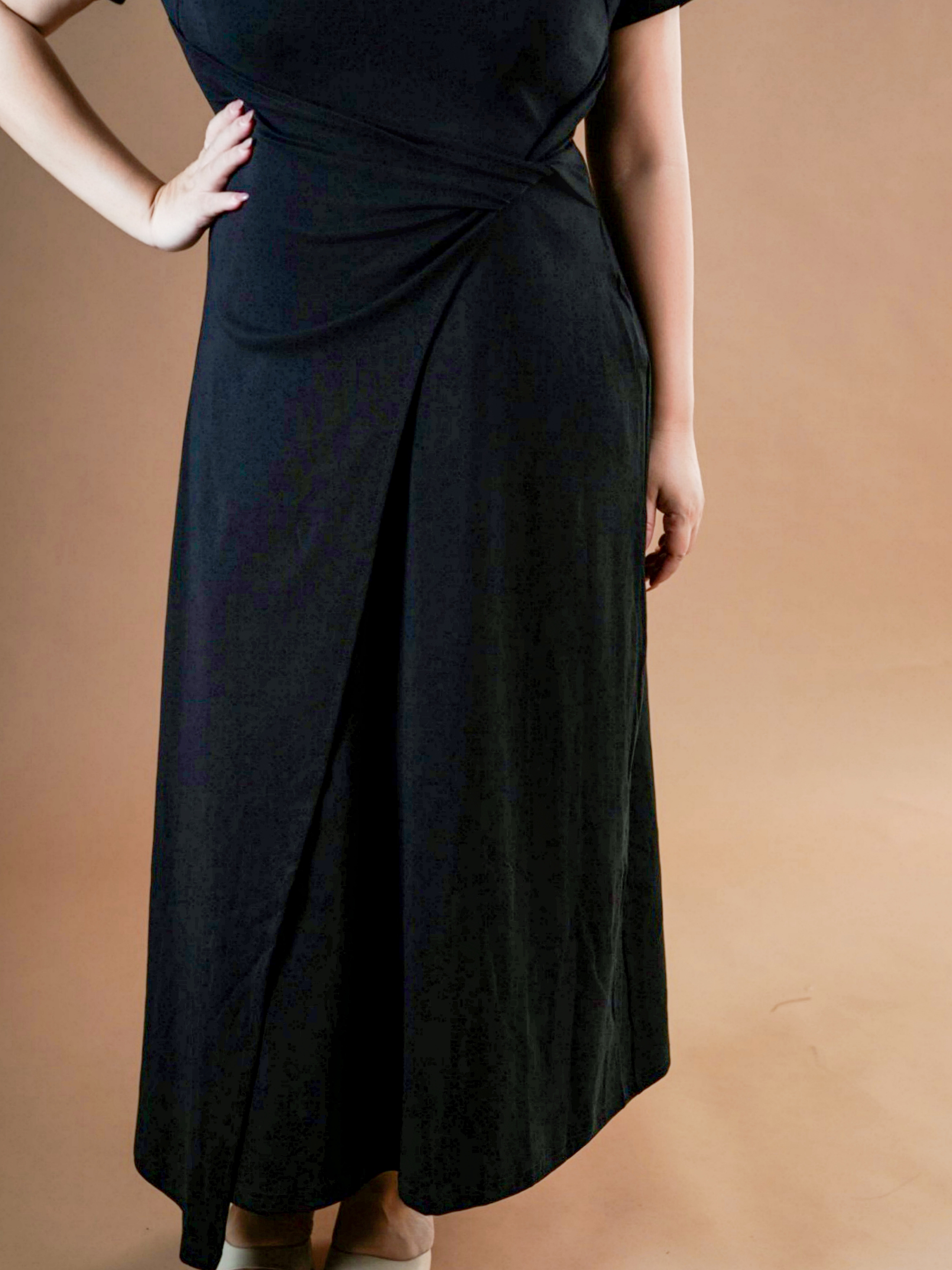 LEONETTE T SHIRT MIDI IN BLACK