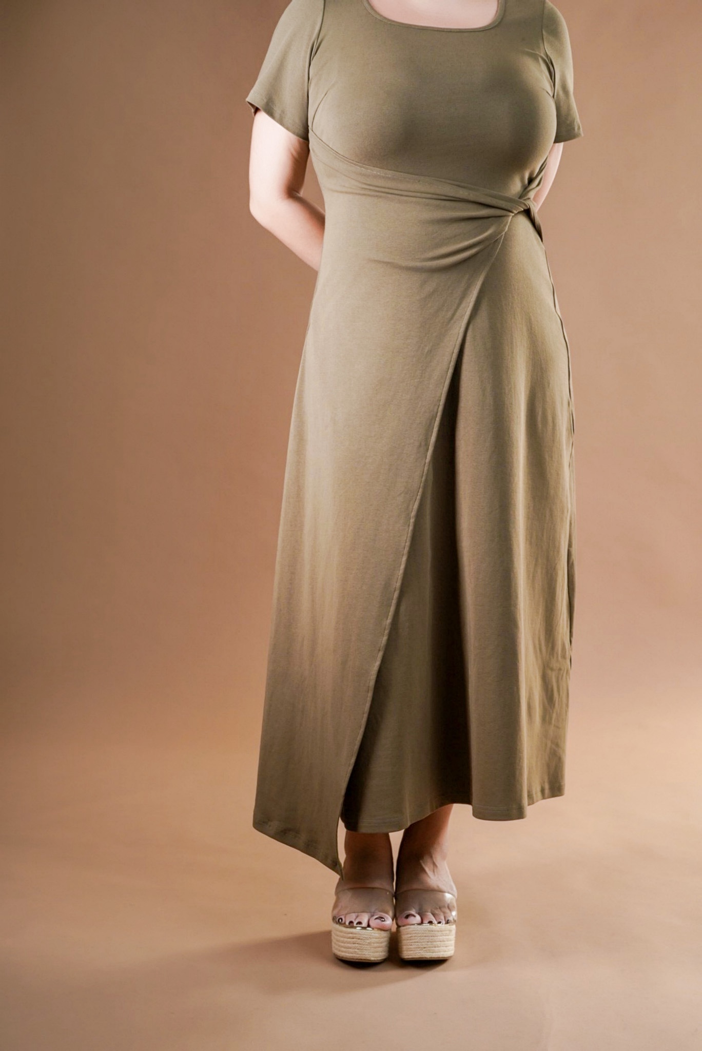[PO][ETA 3 - 4 WEEKS] LEONETTE T SHIRT MIDI IN ARMY