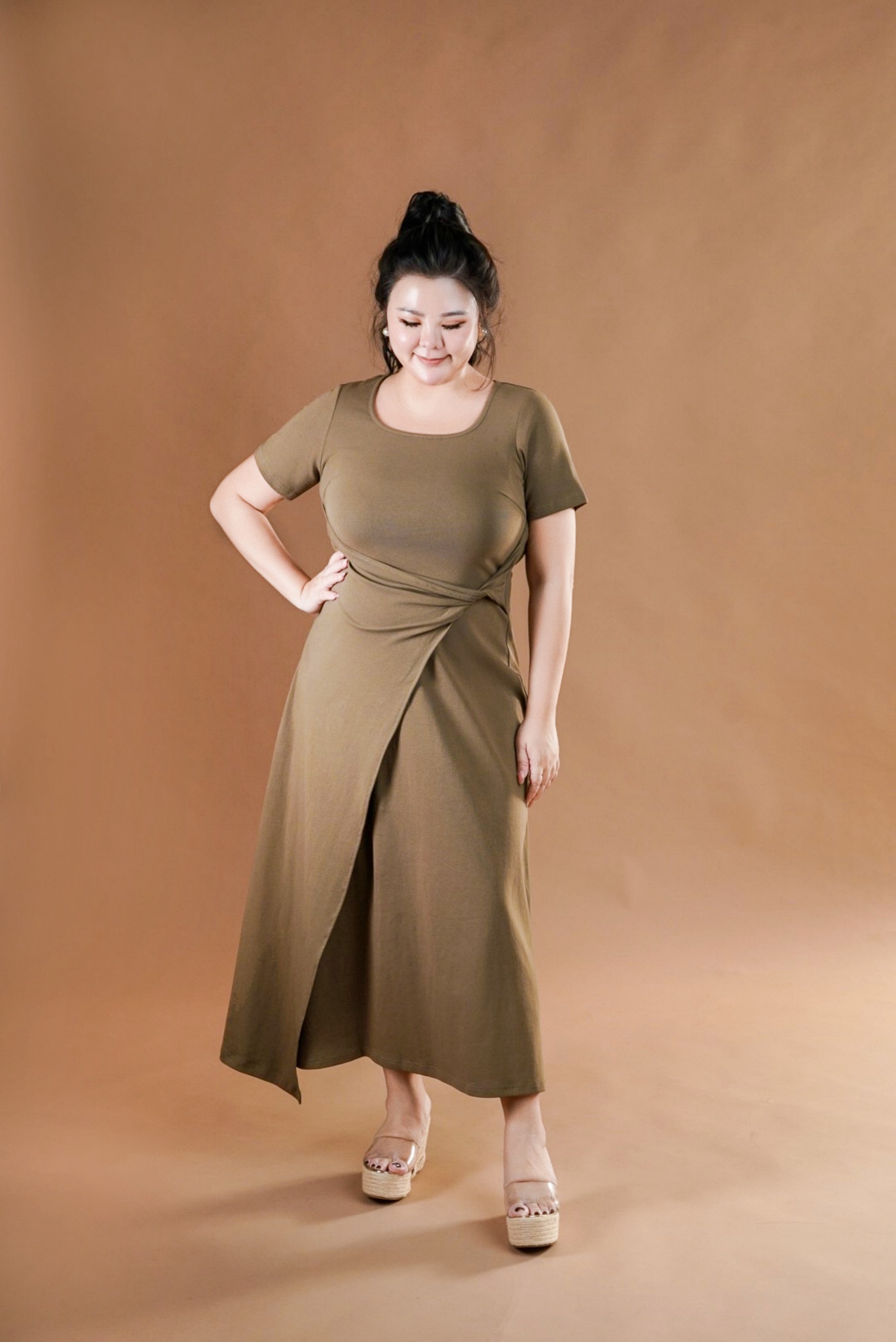 [PO][ETA 3 - 4 WEEKS] LEONETTE T SHIRT MIDI IN ARMY