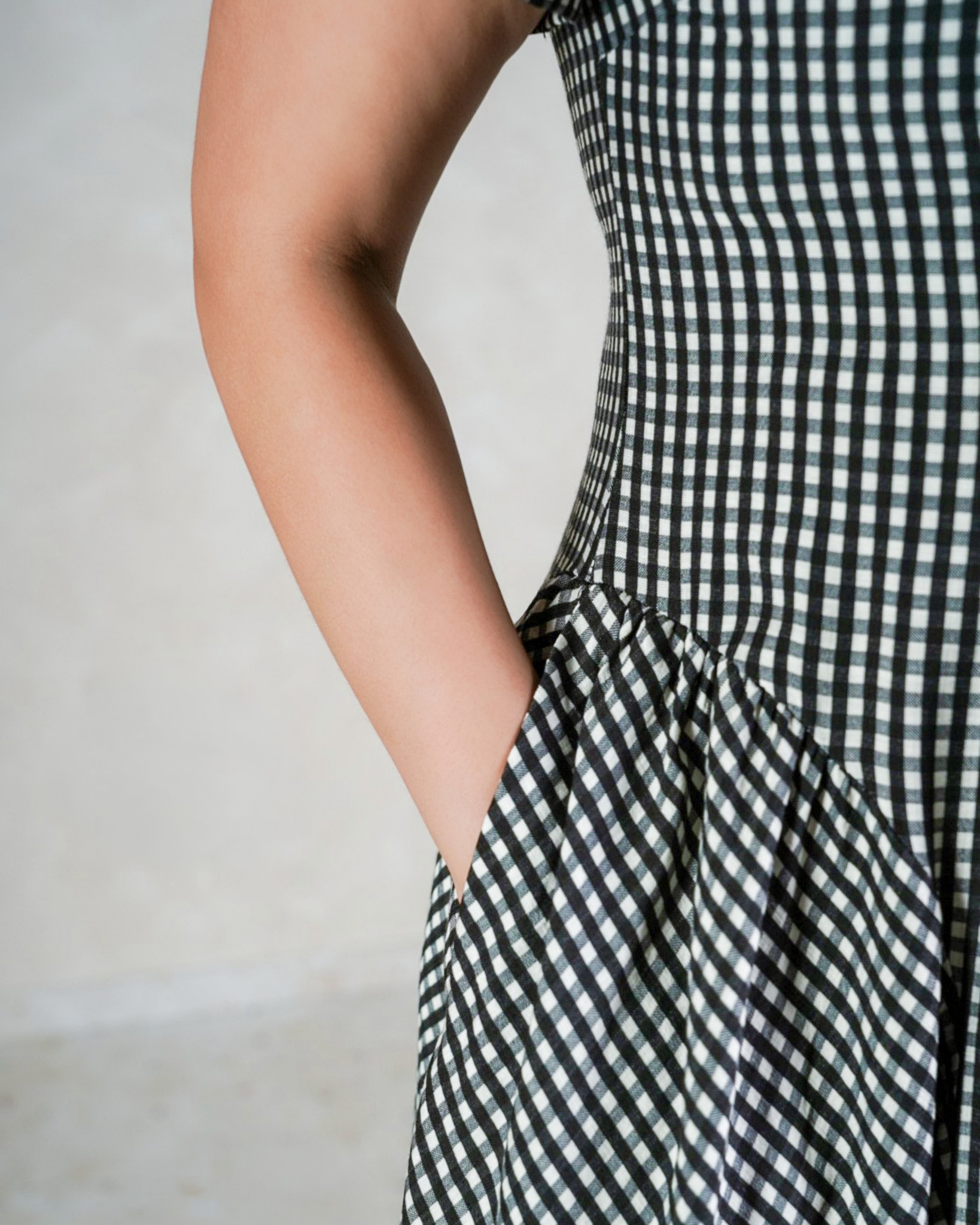 KRISTEN CHECKERED MIDI IN BLACK