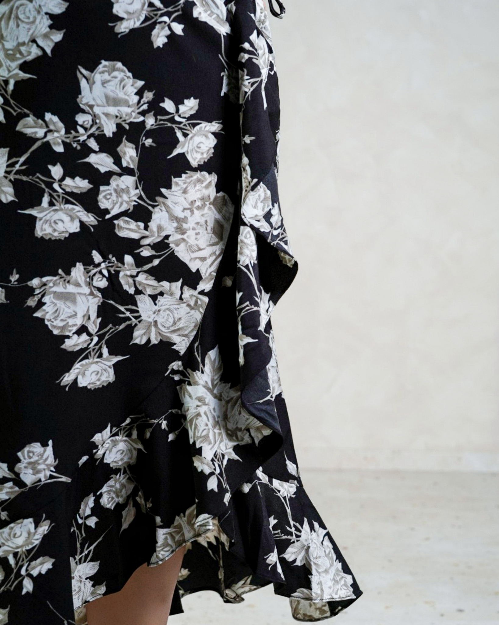 LEXIS FLORAL DRESS