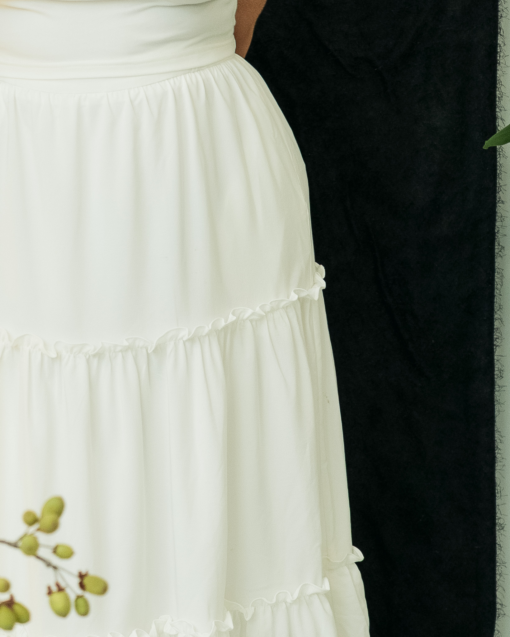 CARLYN MIDI SKIRT IN WHITE