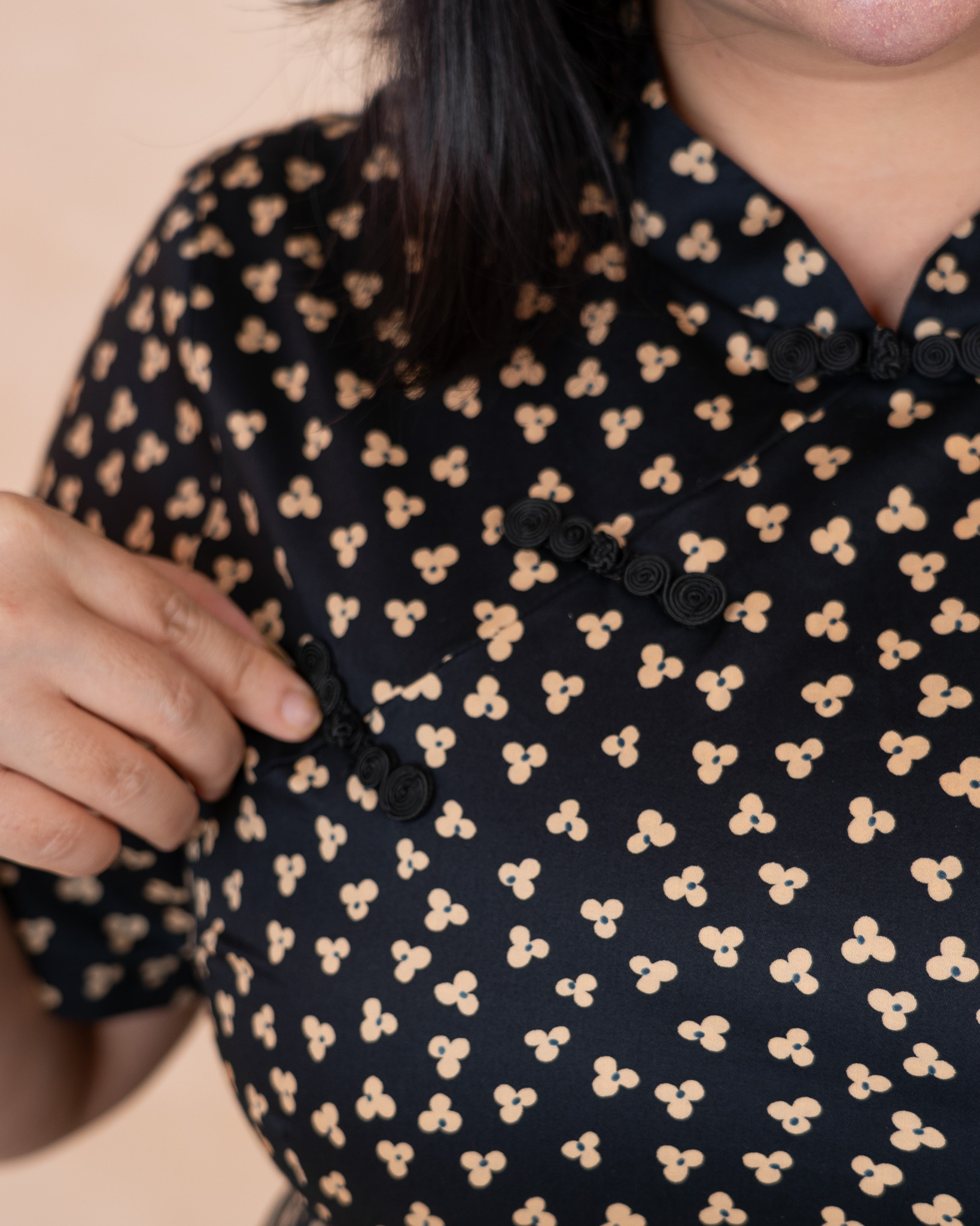 REGAN CHEONG SAM IN CLOVER