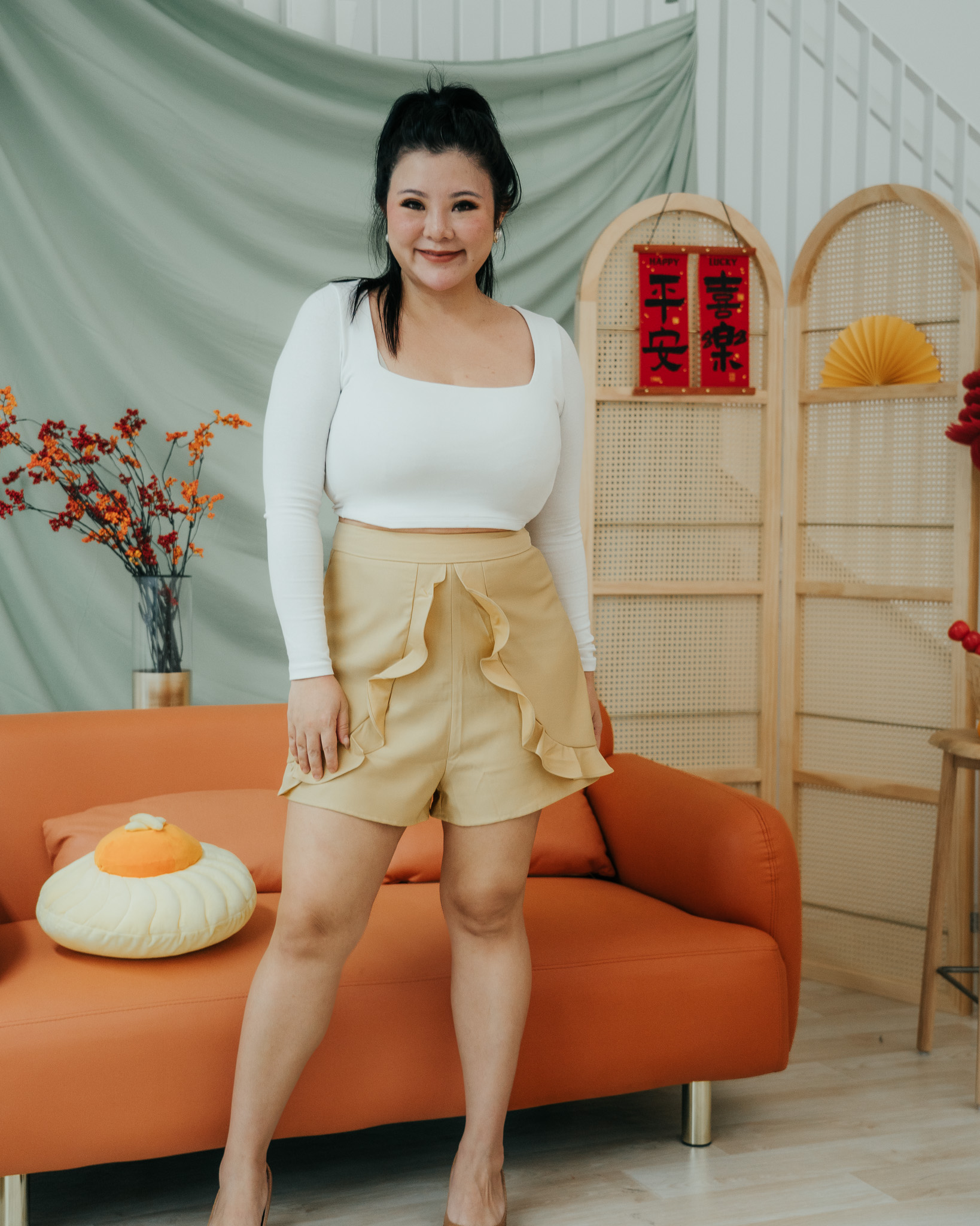 ARIA SHORTS IN YELLOW