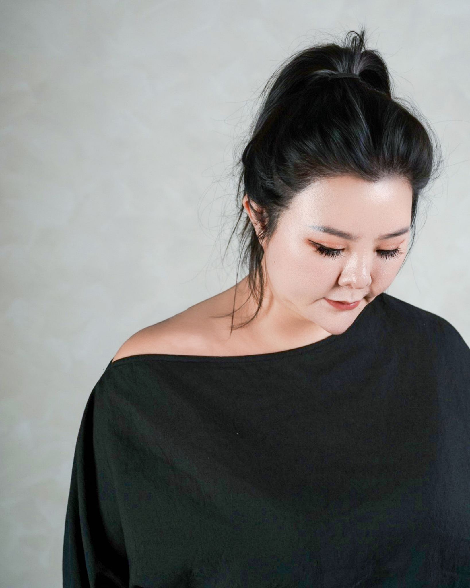 DESS SLANT SHOULDER TOP