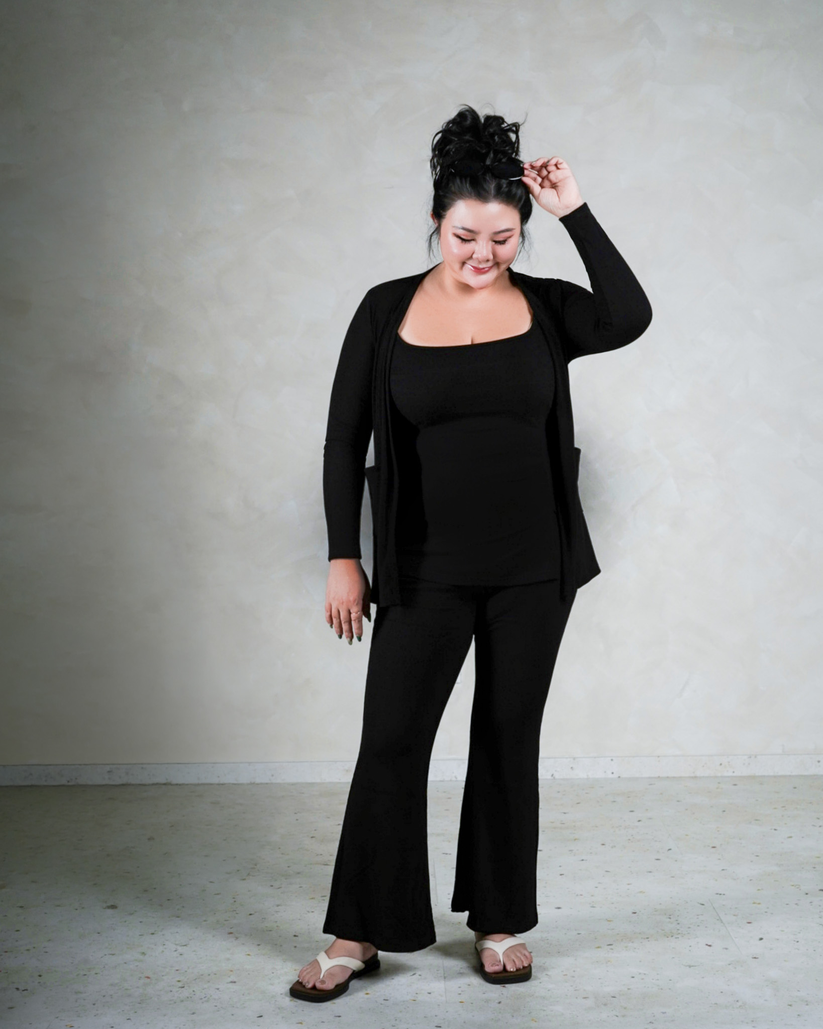 SOELENE CARDIGAN SET IN BLACK