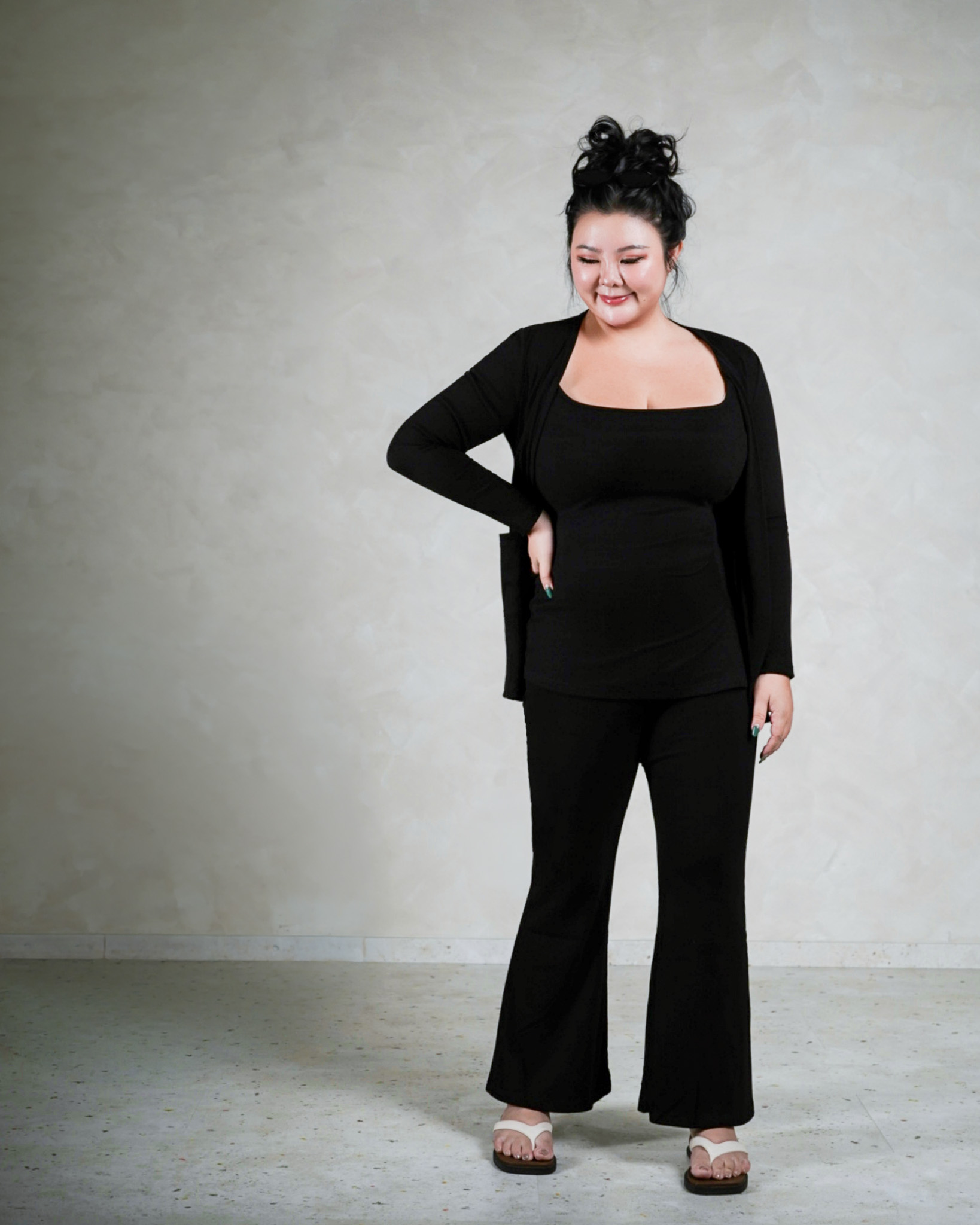 SOELENE CARDIGAN SET IN BLACK