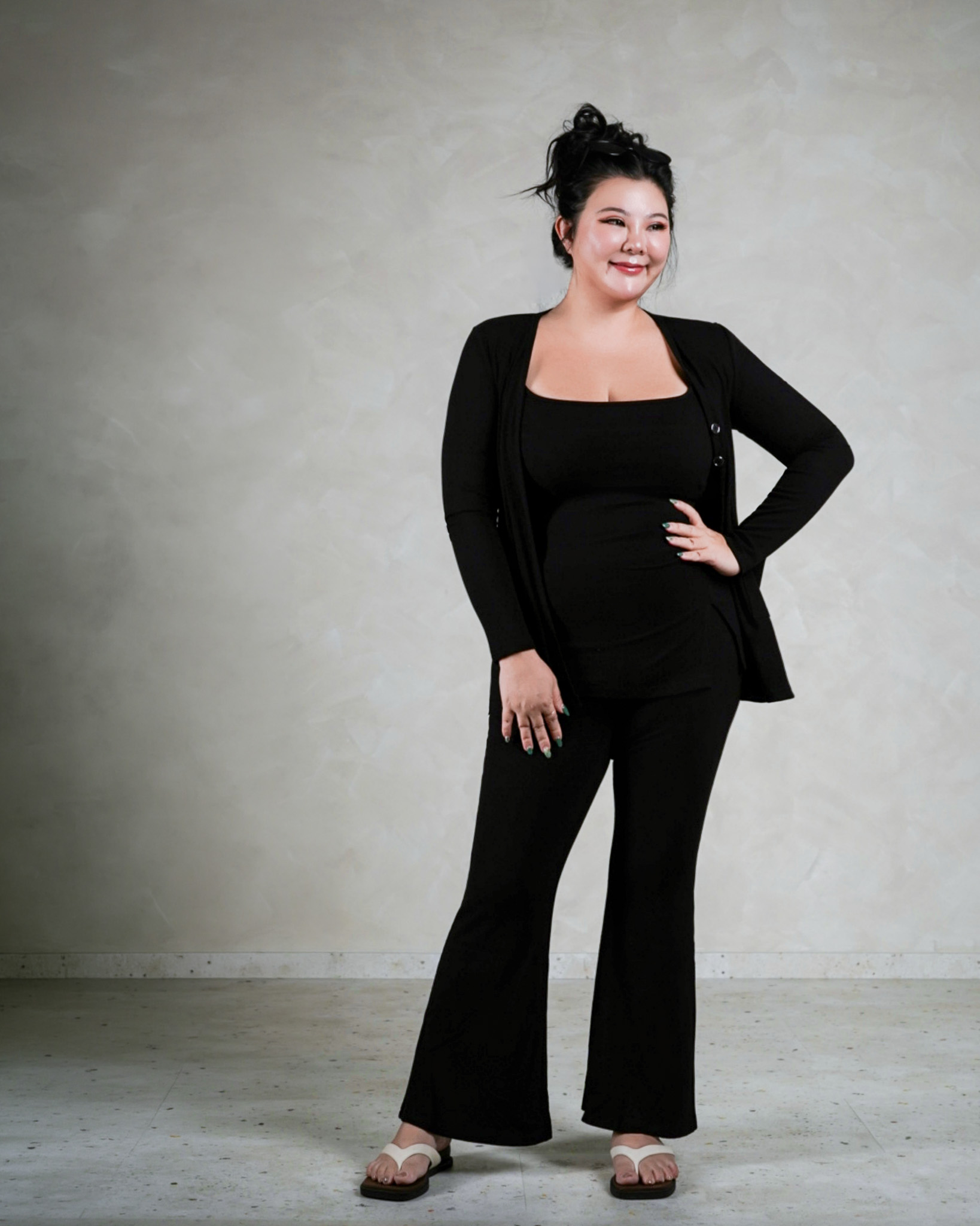 SOELENE CARDIGAN SET IN BLACK