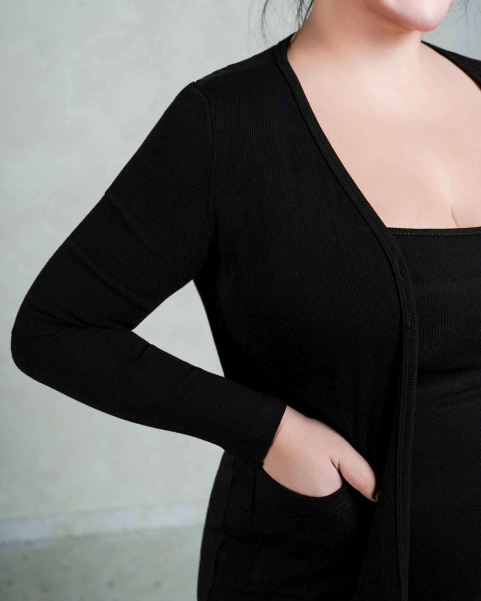 SOELENE CARDIGAN SET IN BLACK