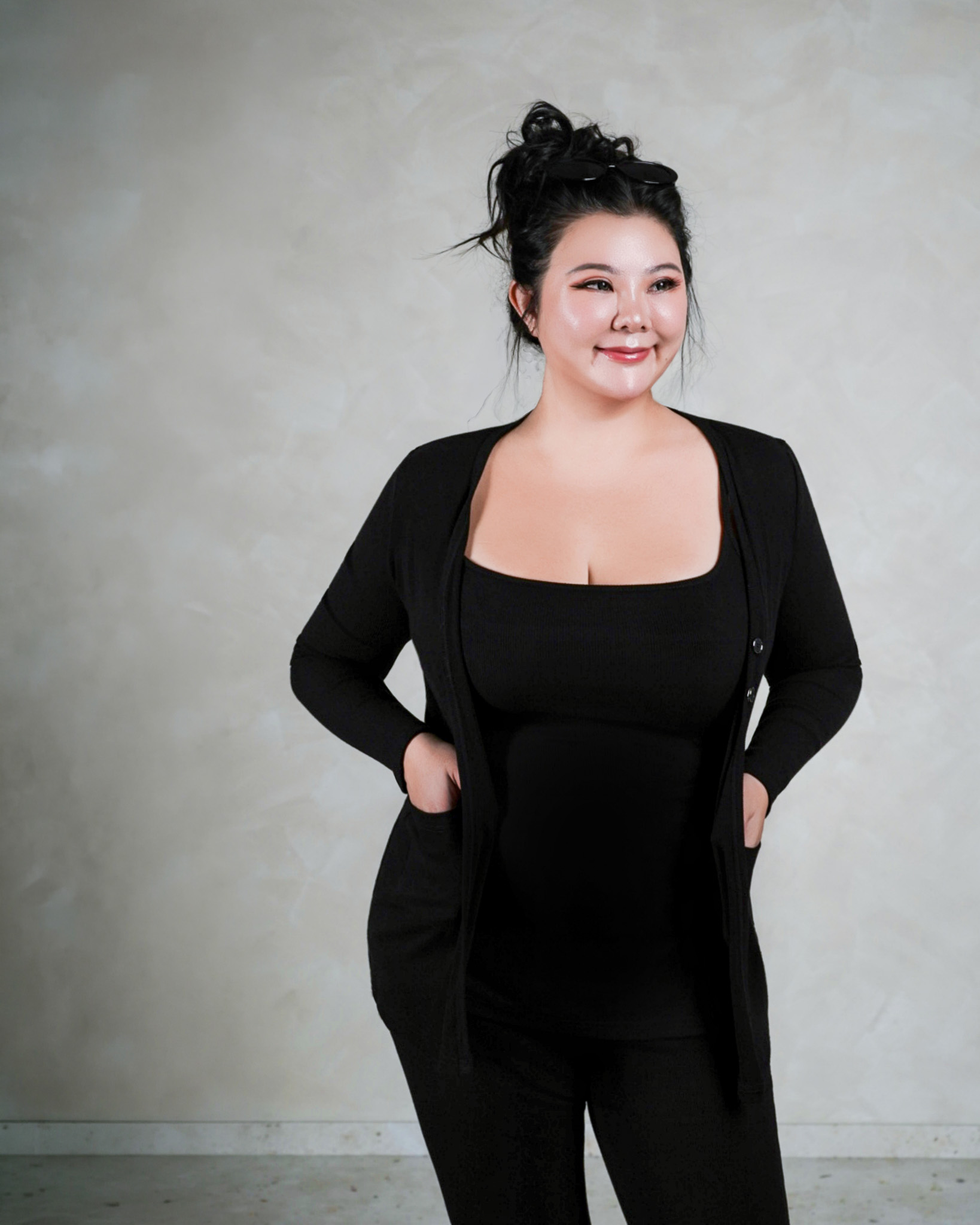 SOELENE CARDIGAN SET IN BLACK