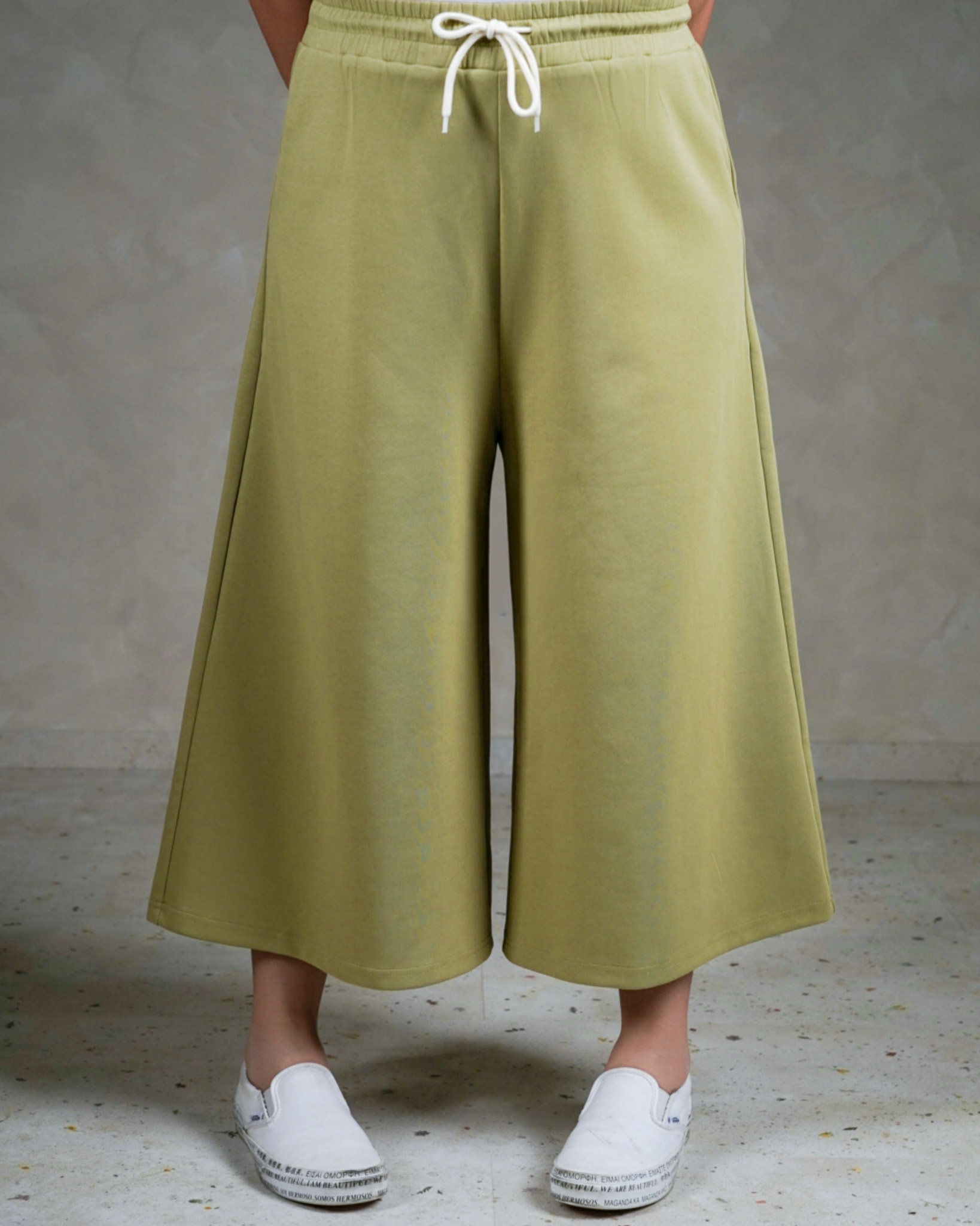 NESSA 3 QUATER JOGGER PANTS IN GREEN