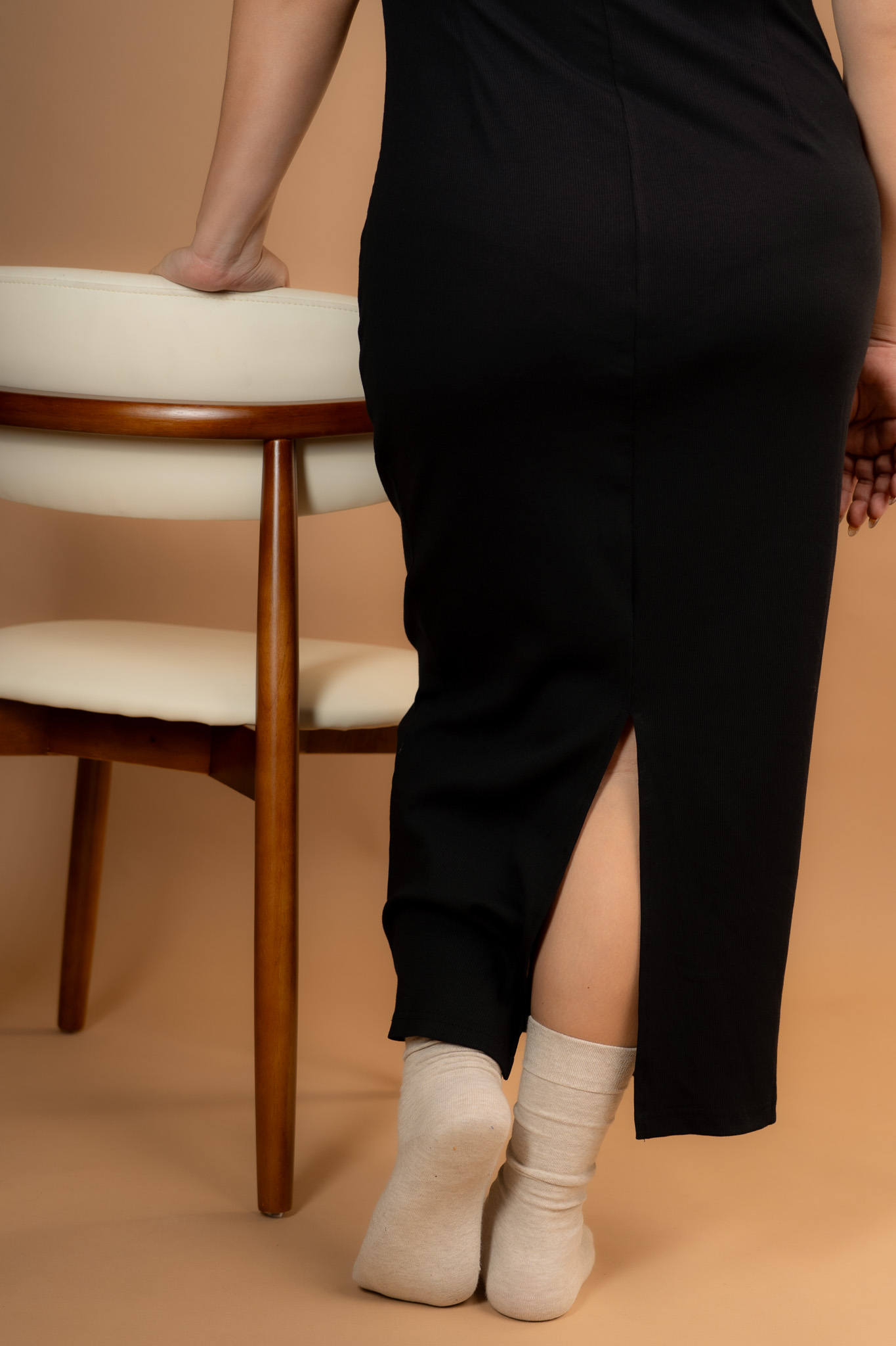 THENIS T-SHIRT MIDI IN BLACK