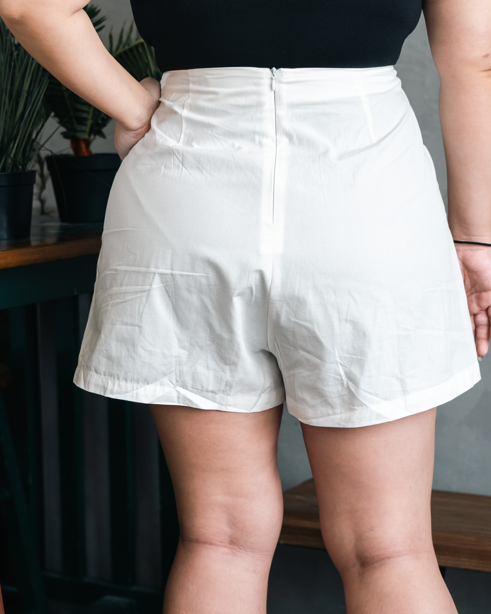 ARIS SHORTS IN WHITE