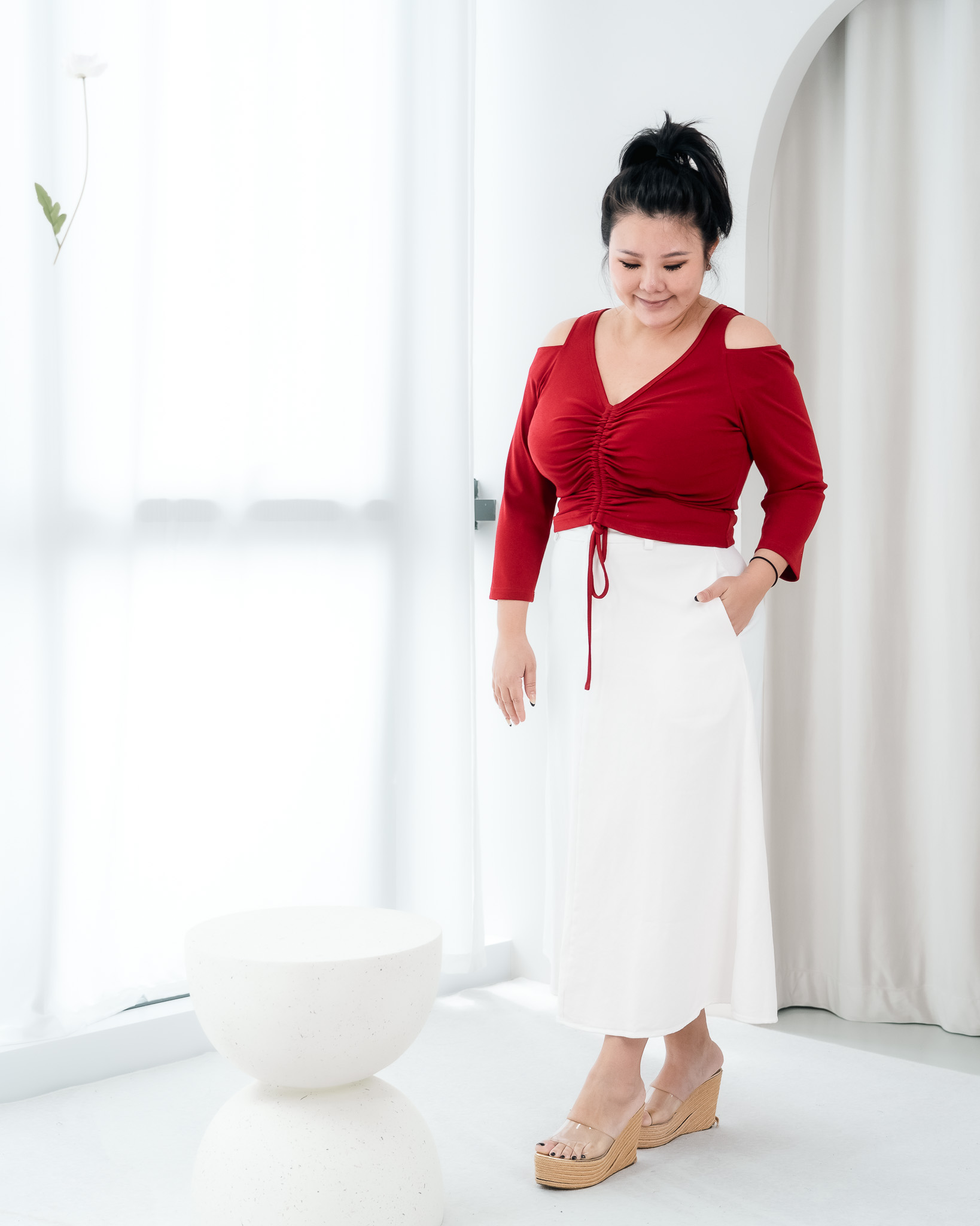 BITTY COLD SHOULDER RUCHED TOP