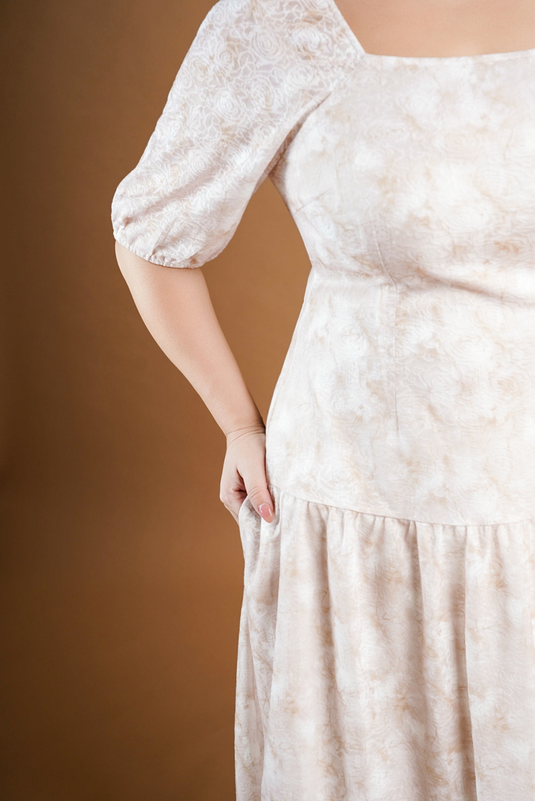 CASSEY LACE MIDI IN NUDE