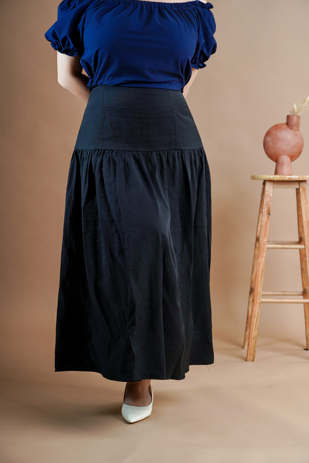 LORELLE SKIRT IN BLACK