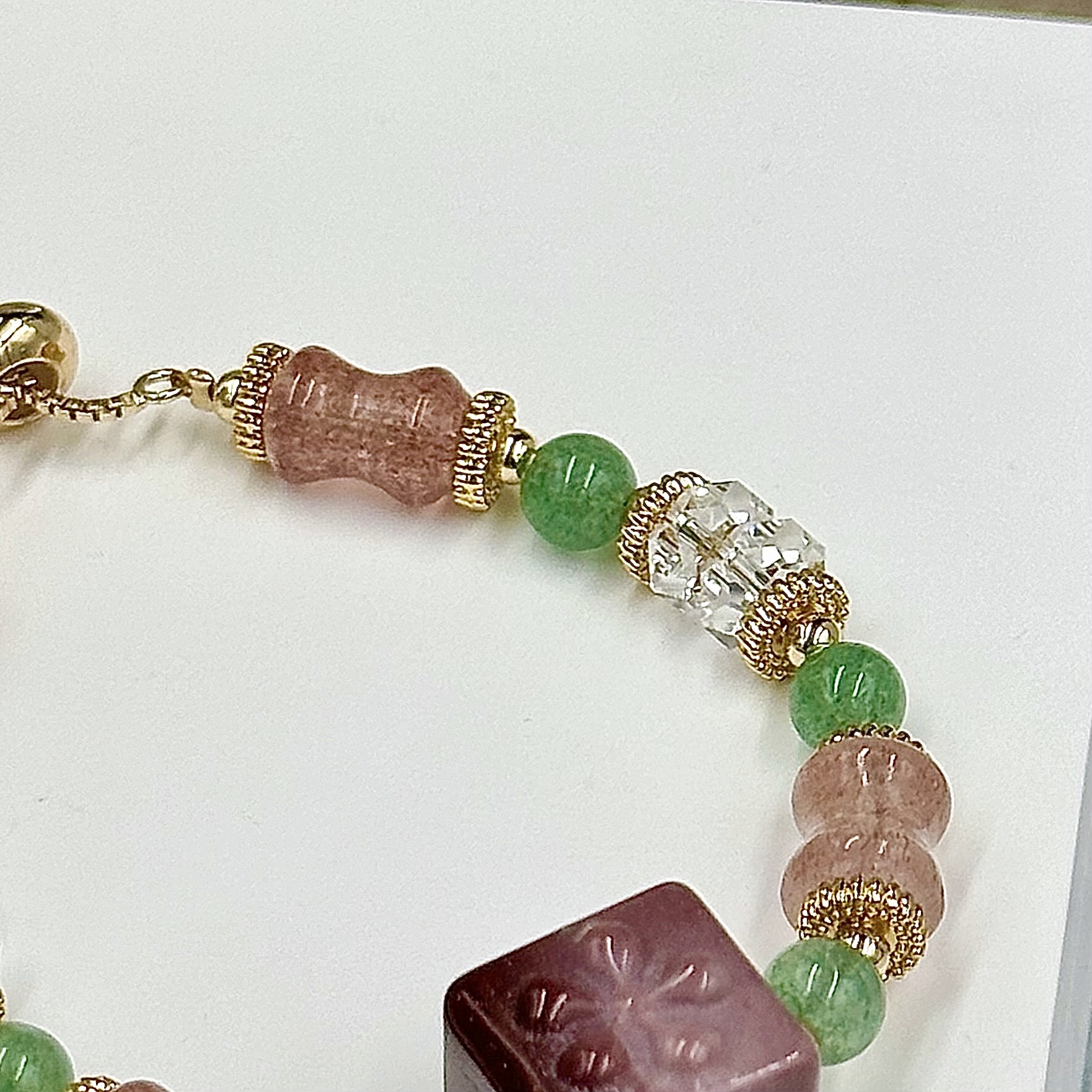 Alashan Flower Cube With Strawberry Quartz Push-Pull Bracelet