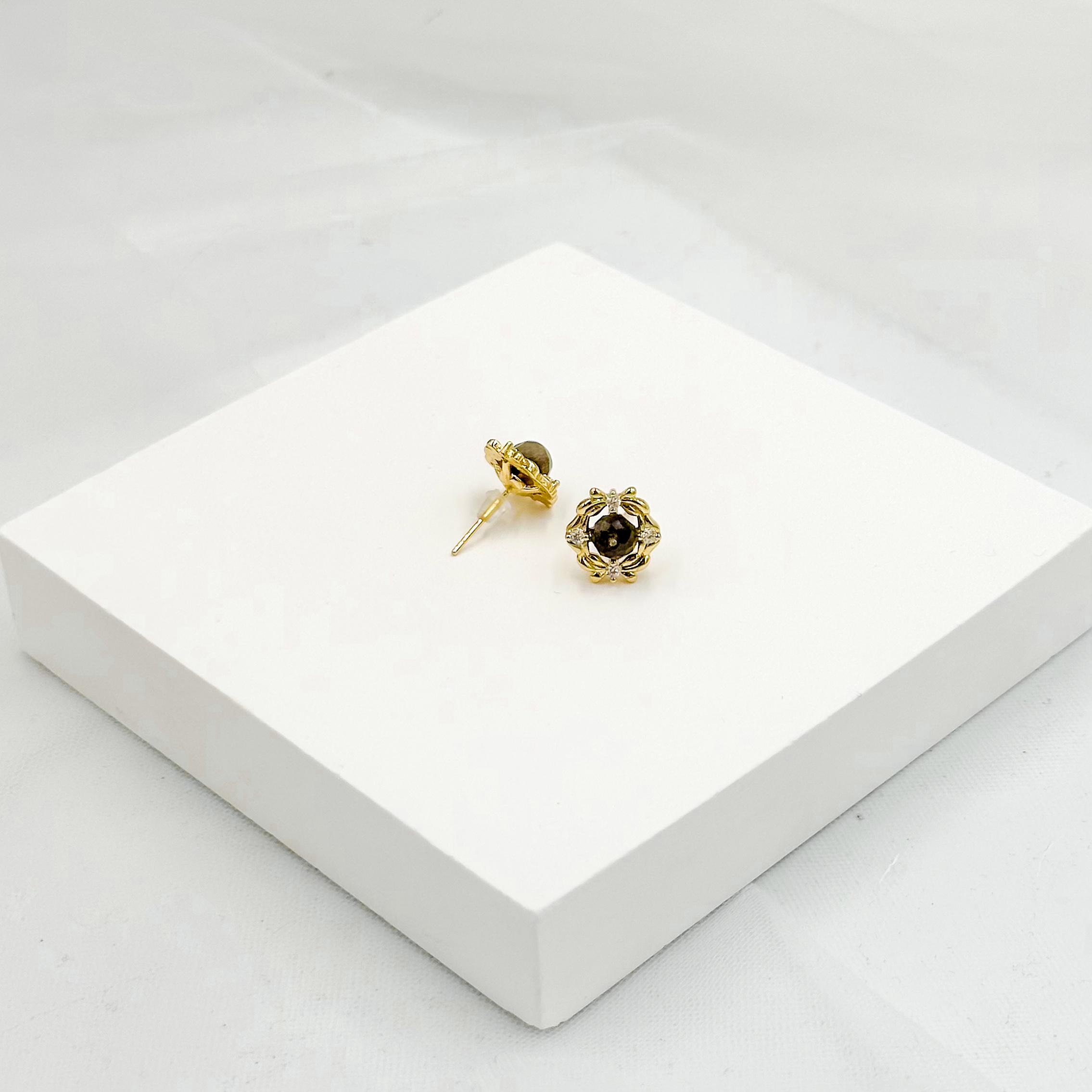 <<SG Seller>> CRZtales Assorted Natural Crystal Earstuds Earrings| Natural Crystals | Crystal Design #CRZEarring