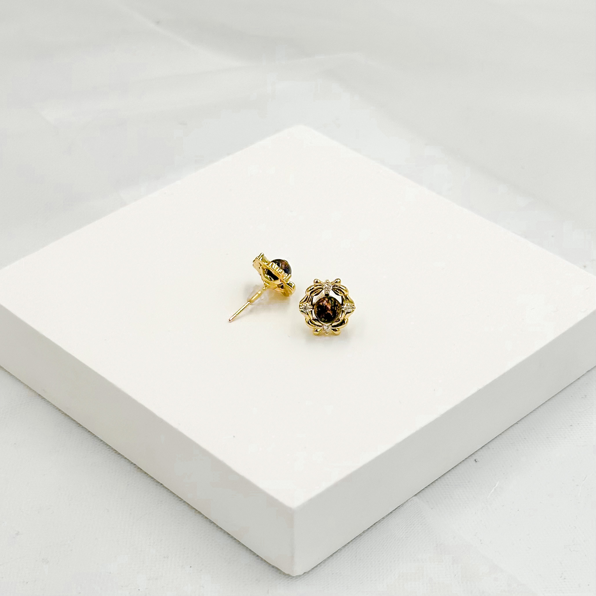 <<SG Seller>> CRZtales Assorted Natural Crystal Earstuds Earrings| Natural Crystals | Crystal Design #CRZEarring