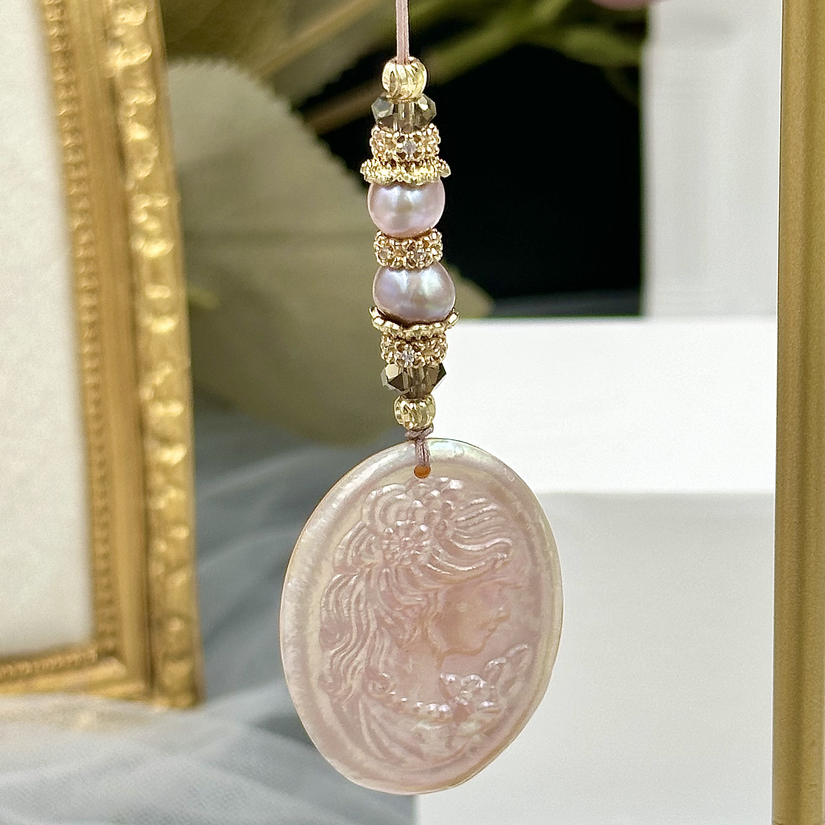 Mother Of Pearl Shell Lady In Frame HP Strap