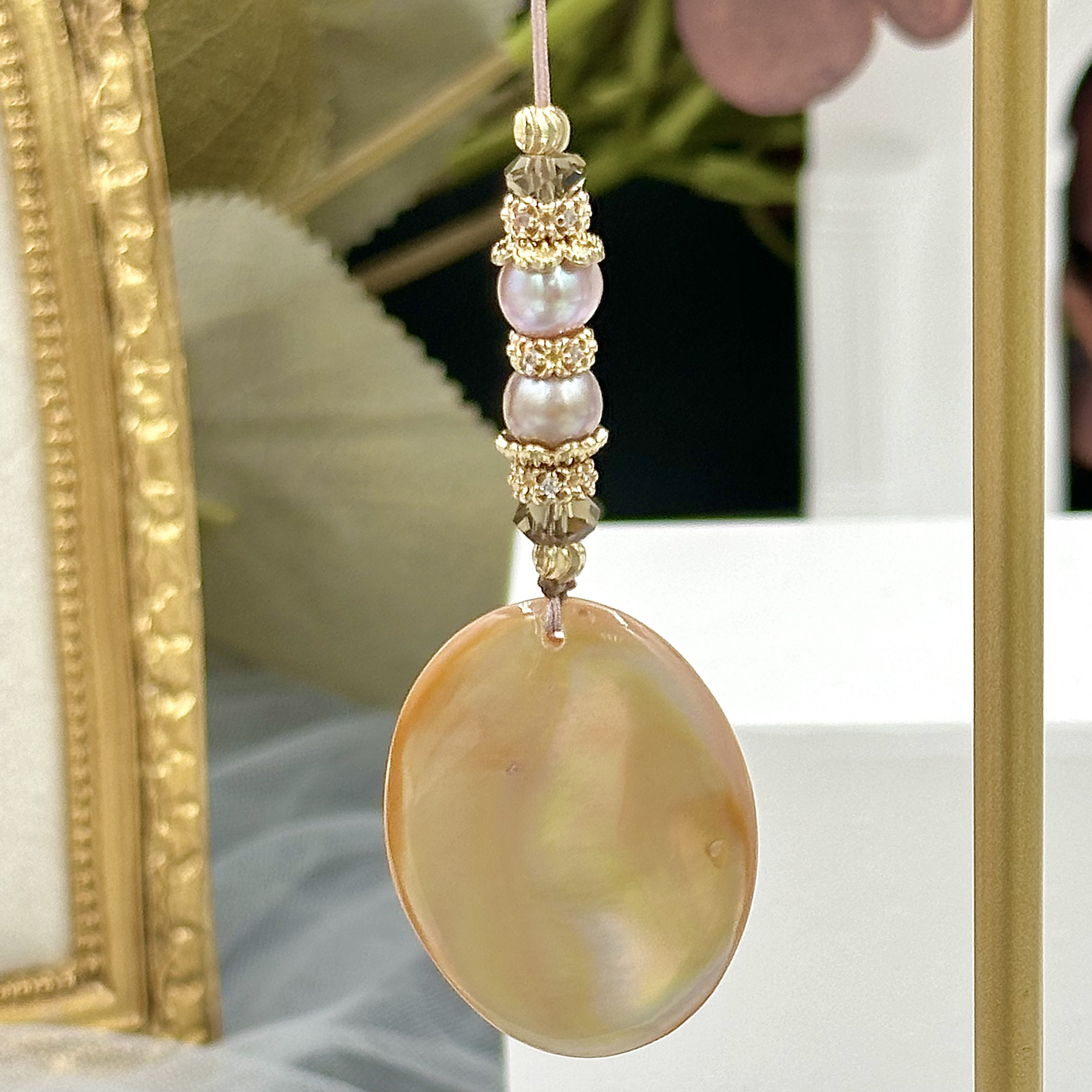 Mother Of Pearl Shell Lady In Frame HP Strap