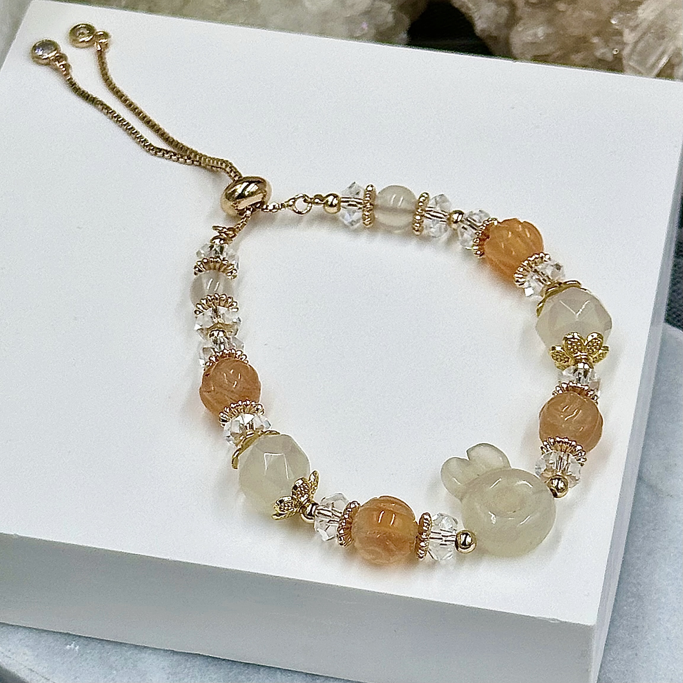 White Agate Bunny Donut Push-Pull Bracelet