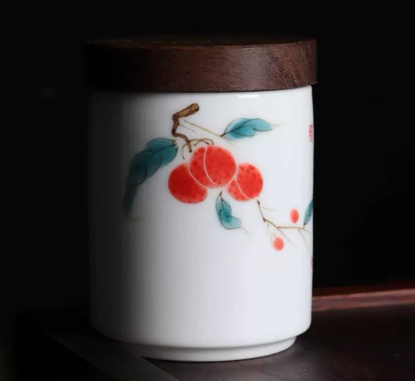 羊脂玉手绘茶叶罐 Yangzhi Jade Hand-Painted Tea Canister