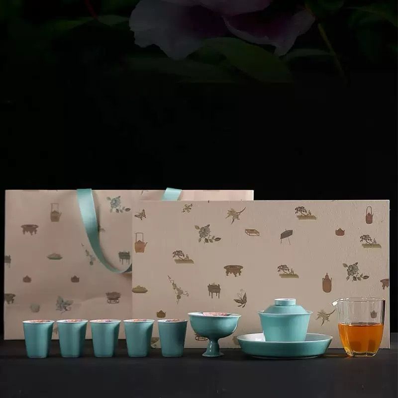 手绘牡丹影青盖碗礼盒装 Elegant Hand-Painted Peony Yingqing Porcelain Covered Bowl– Gift Box Edition