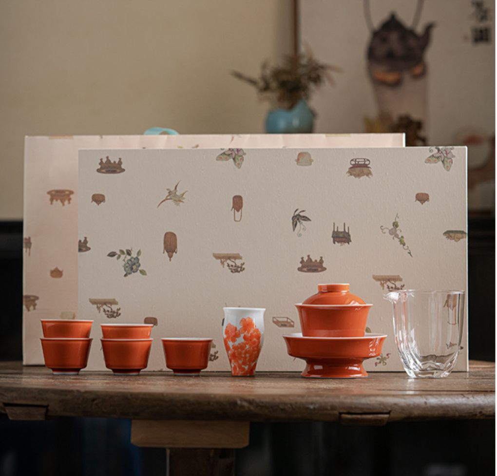 寿桃手绘盖碗套组 Longevity Peach Hand-Painted Covered Bowl Tea Gift Set