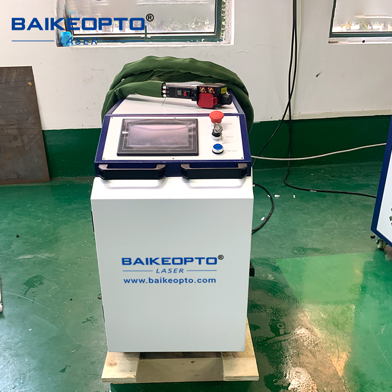 BK-FL1500CS 1500W Handheld Laser Cleaning Machine for Metal Stone Dust Rust 