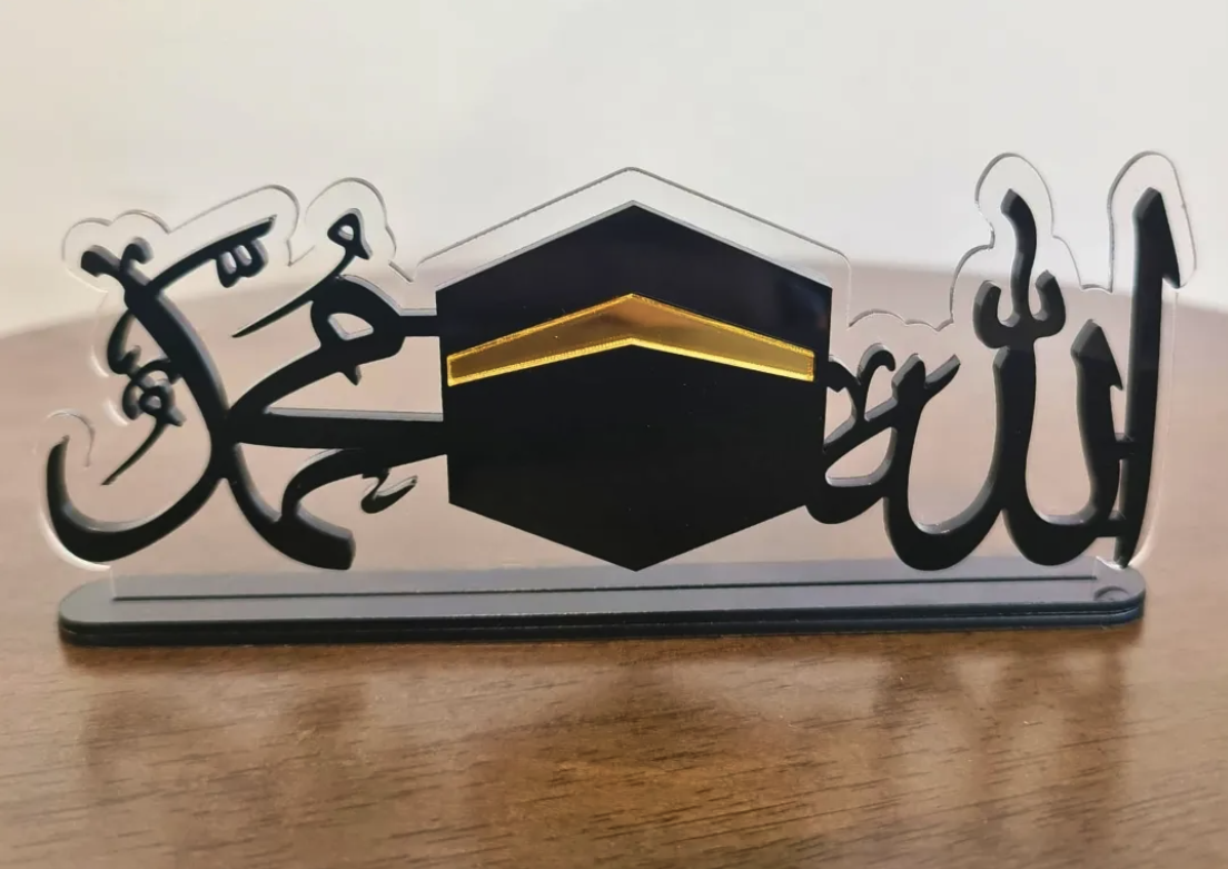 Standee