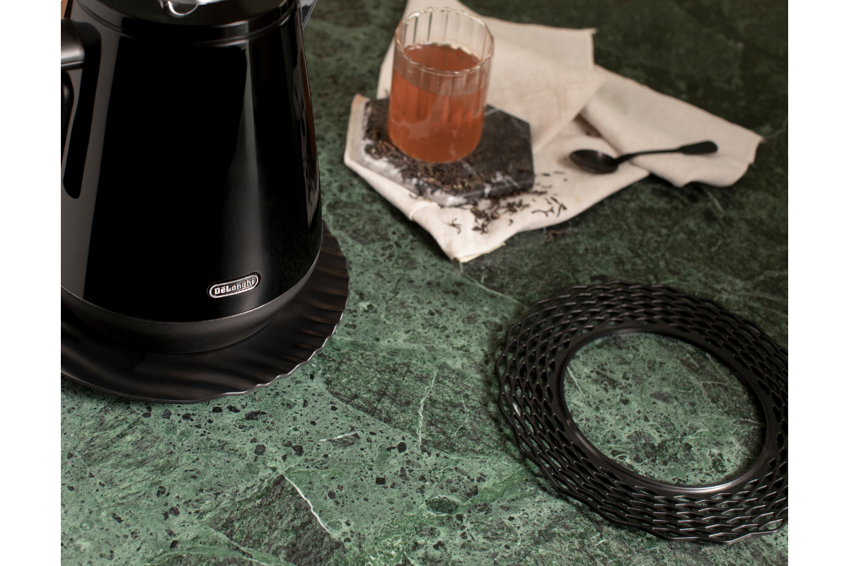 Delonghi Eclettica Kettle 1.7L KBY2001.BK - Kettles - HOME & KITCHEN
