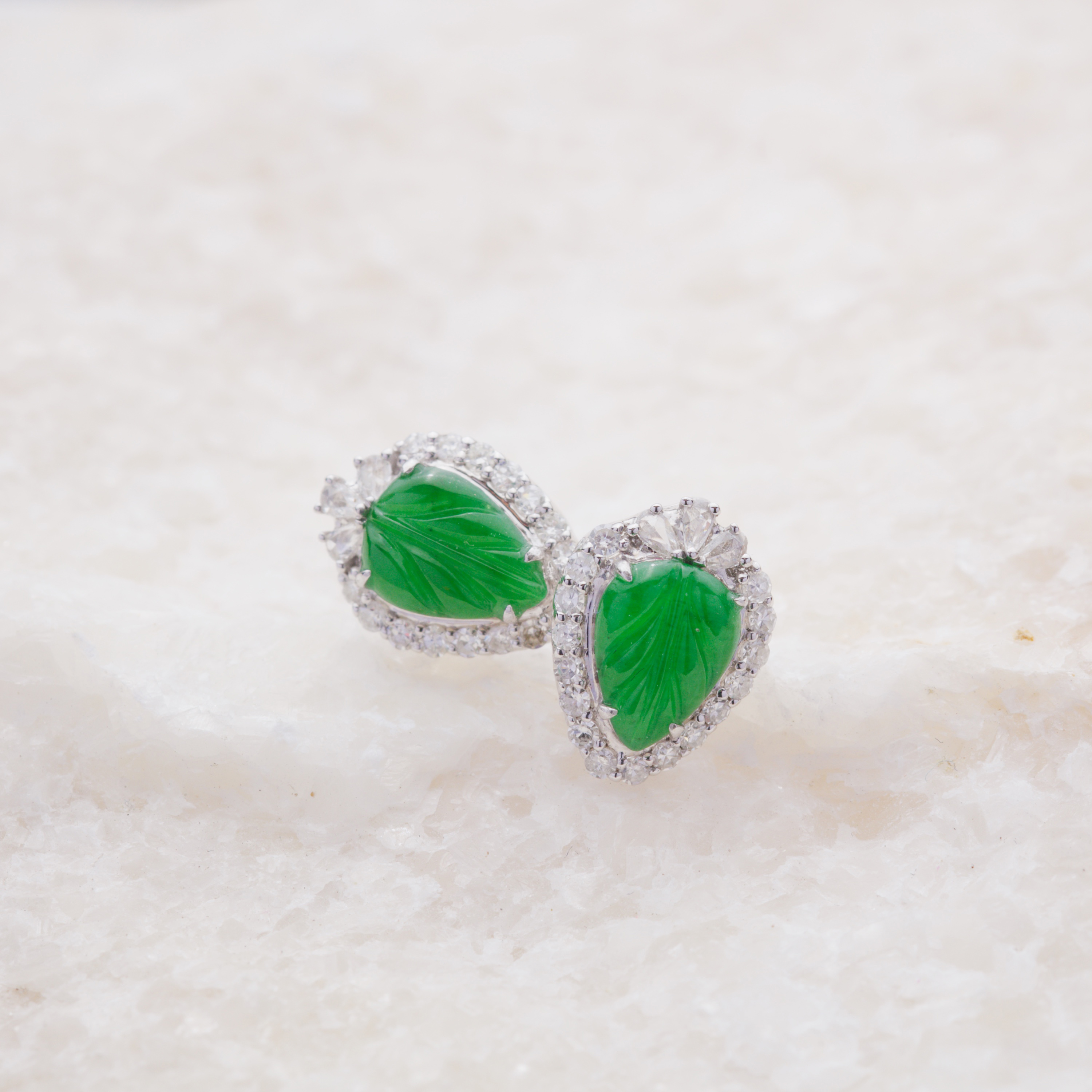 18K White Gold Apple Green Leaves Jade Ear Studs (PJA00536)