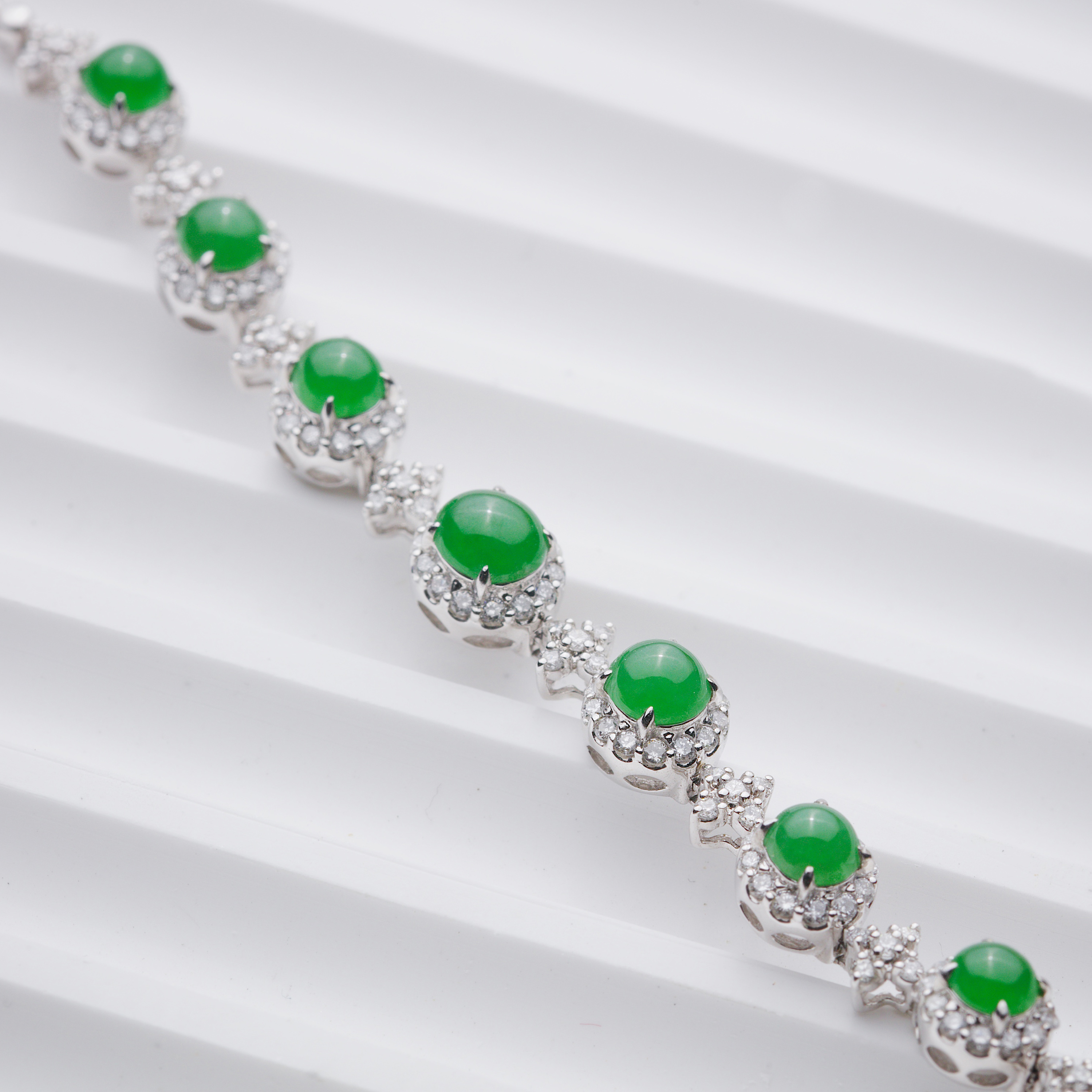 18K White Gold Green Jade Bracelet (PJA00580)