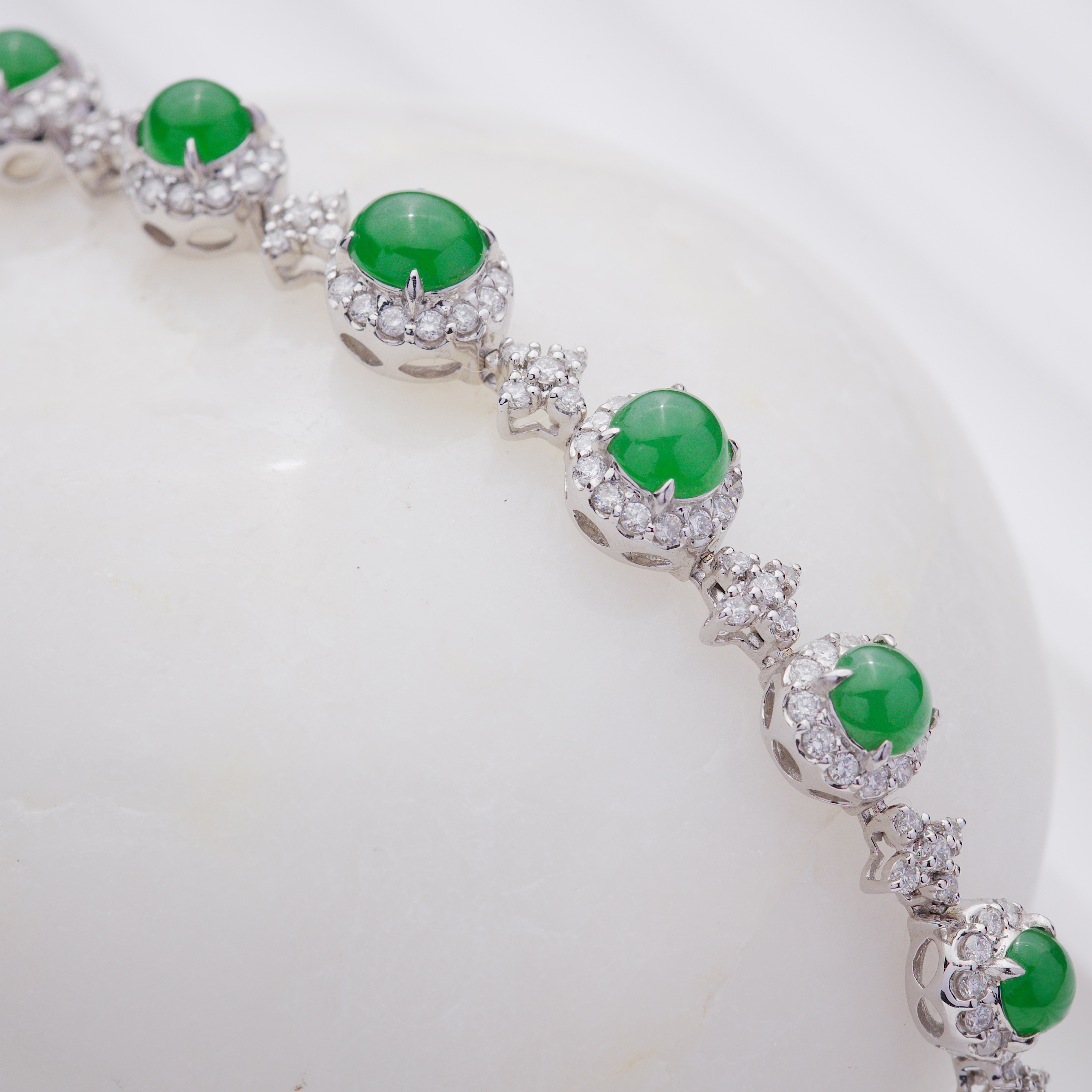 18K White Gold Green Jade Bracelet (PJA00580)