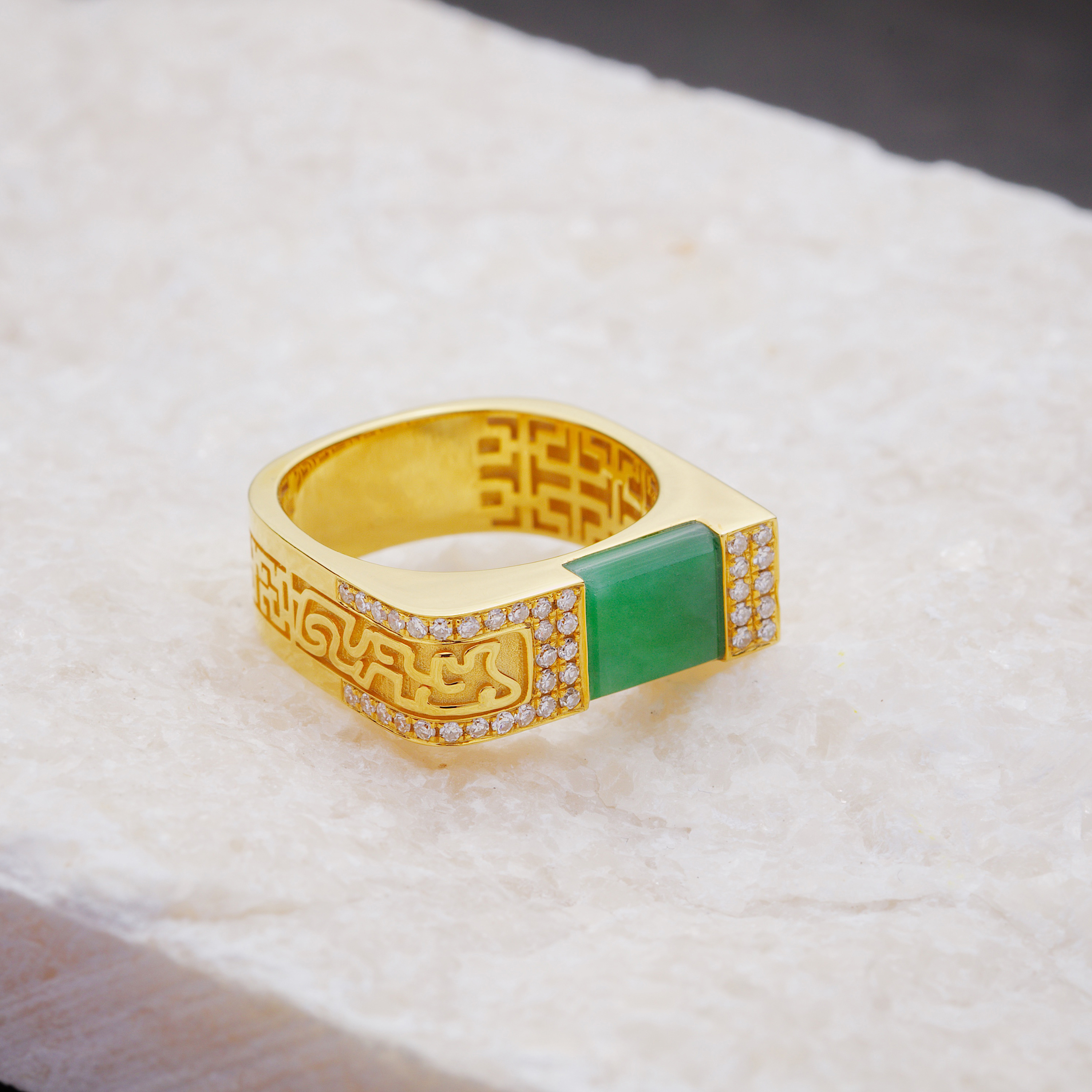 18K Yellow Gold Green Jade Ring (PJA00525)