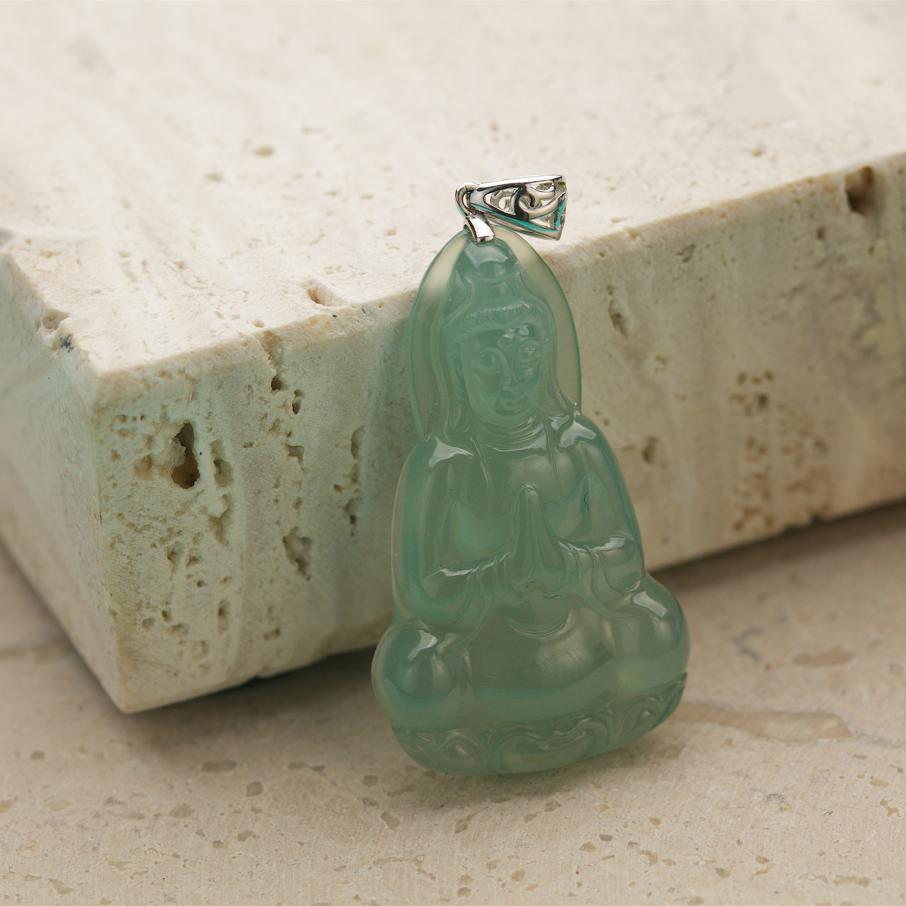 18K White Gold Guan Yin Jade Pendant (PJA00554)