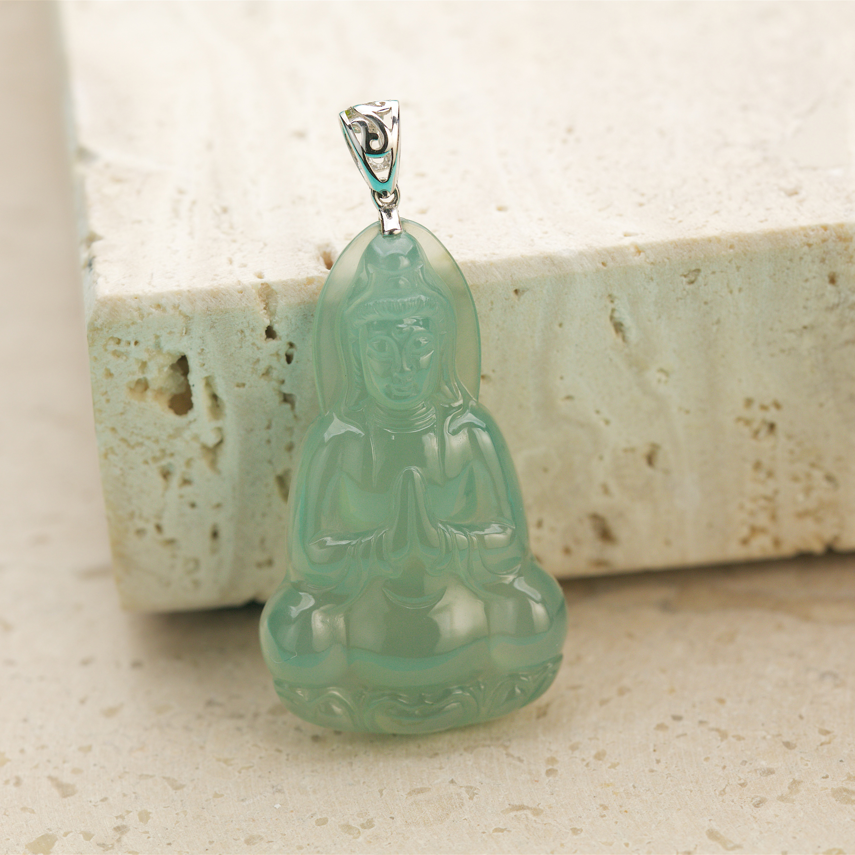 18K White Gold Guan Yin Jade Pendant (PJA00554)