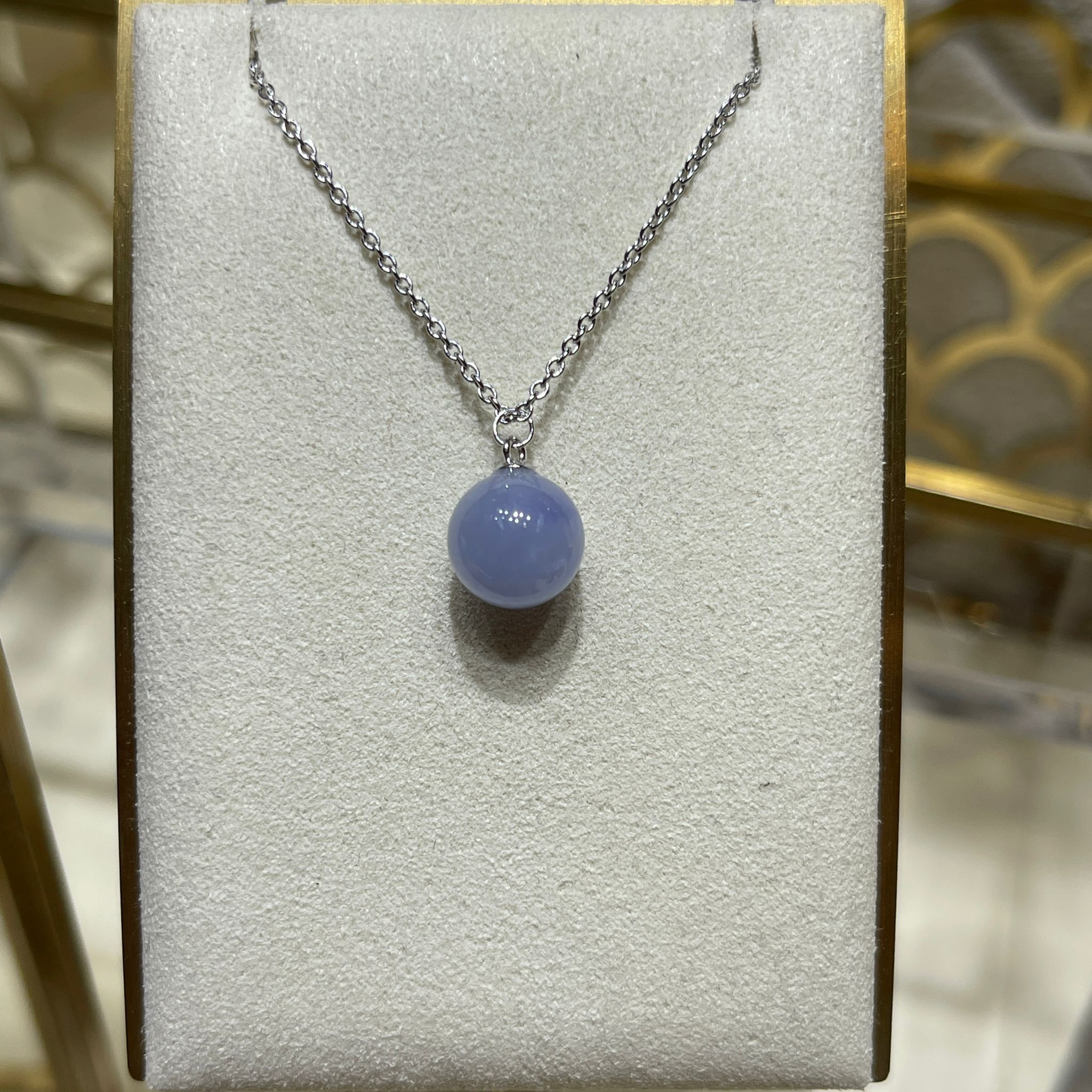 18K White Gold Chain With Lavender Jade Bead Ball (PJA00571)