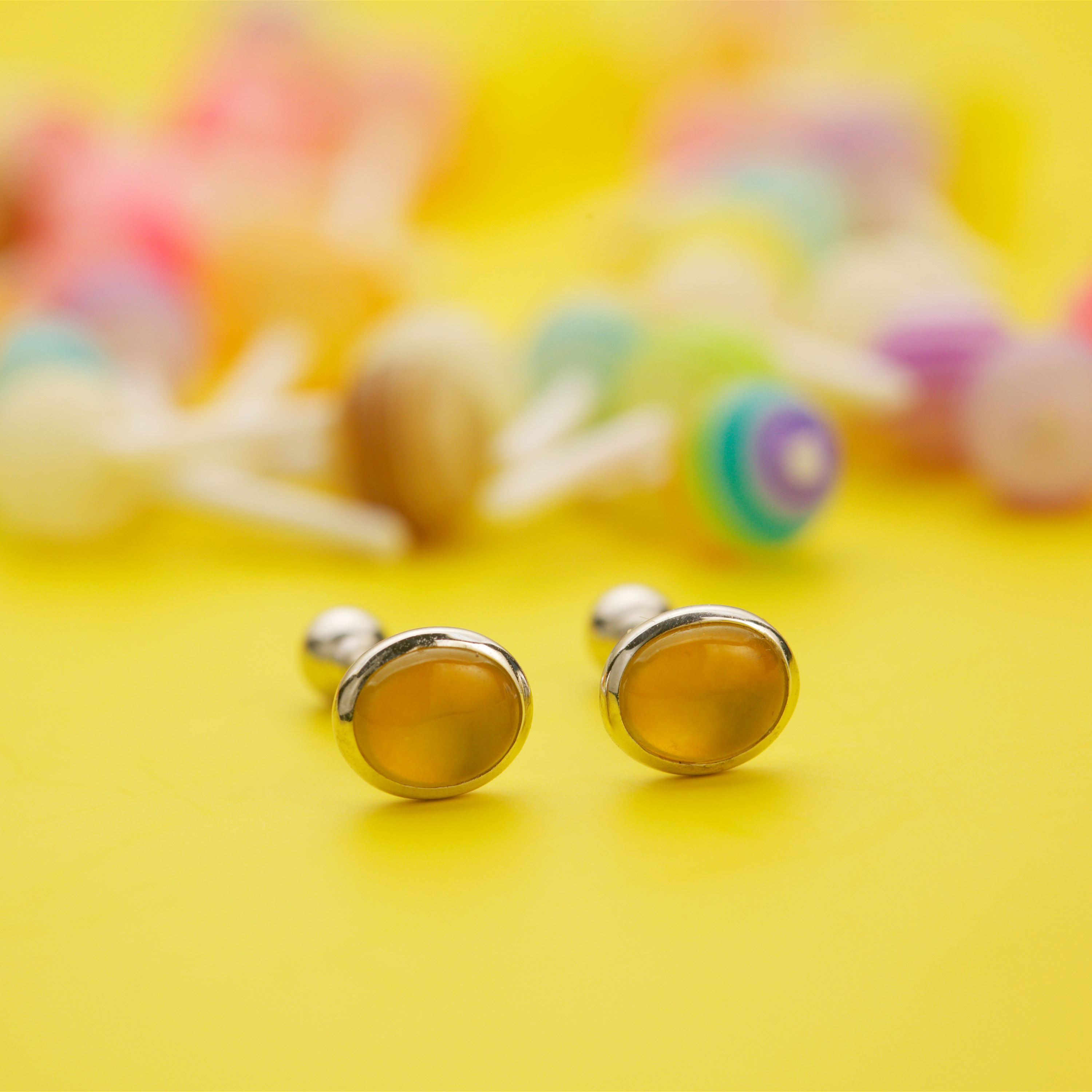 18K White Gold Mellow Green Jade Ear Studs (PJA00508)