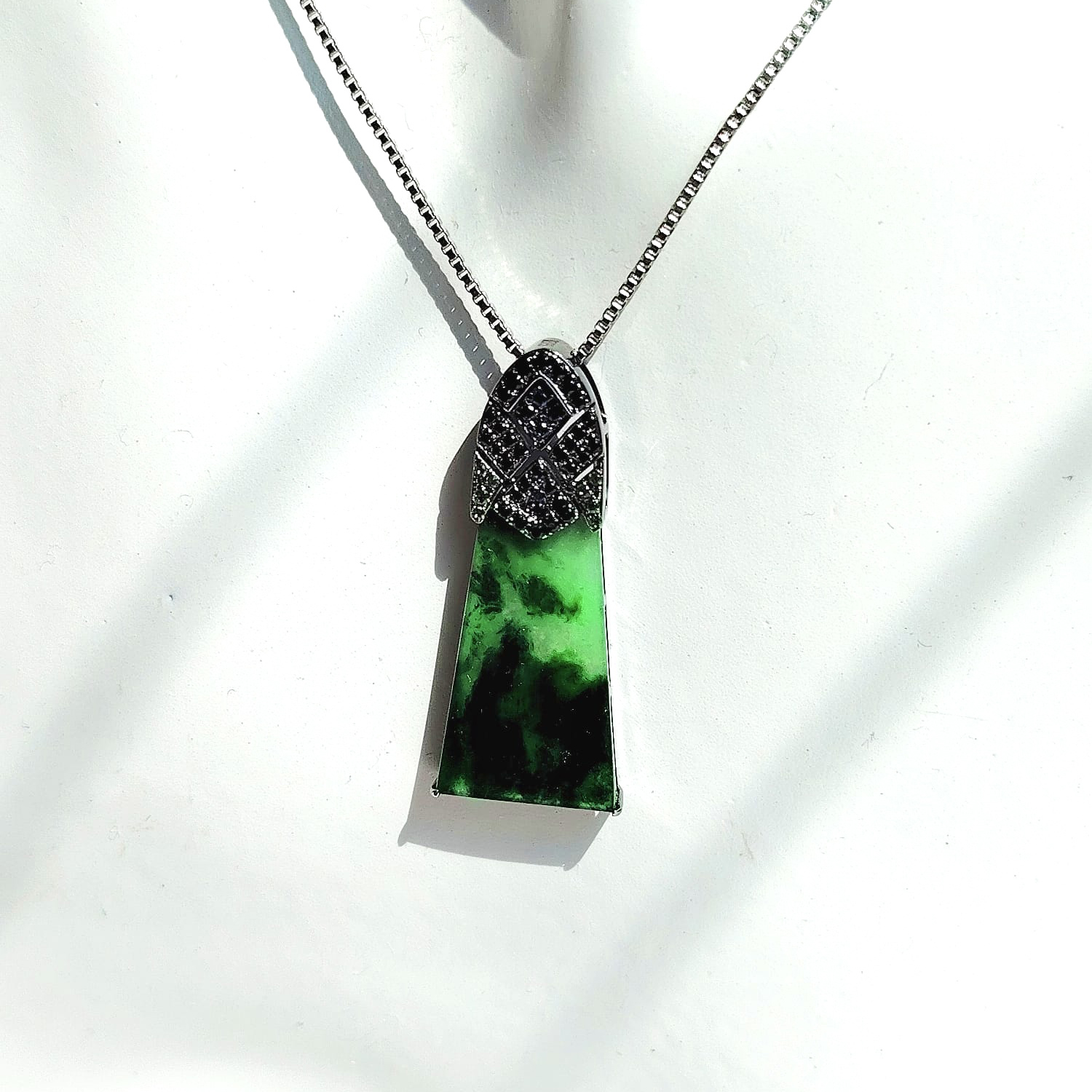 18K Black Gold Green Pendant (PJA00517D)