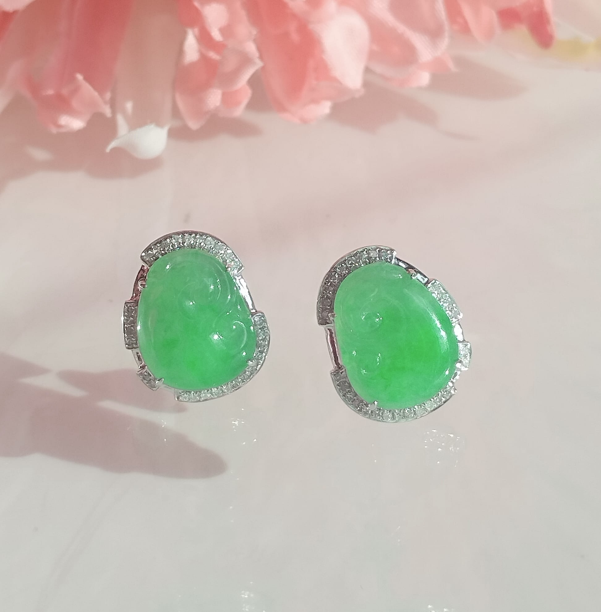 18K White Gold Ruyi Jade Earrings (PJA01086)