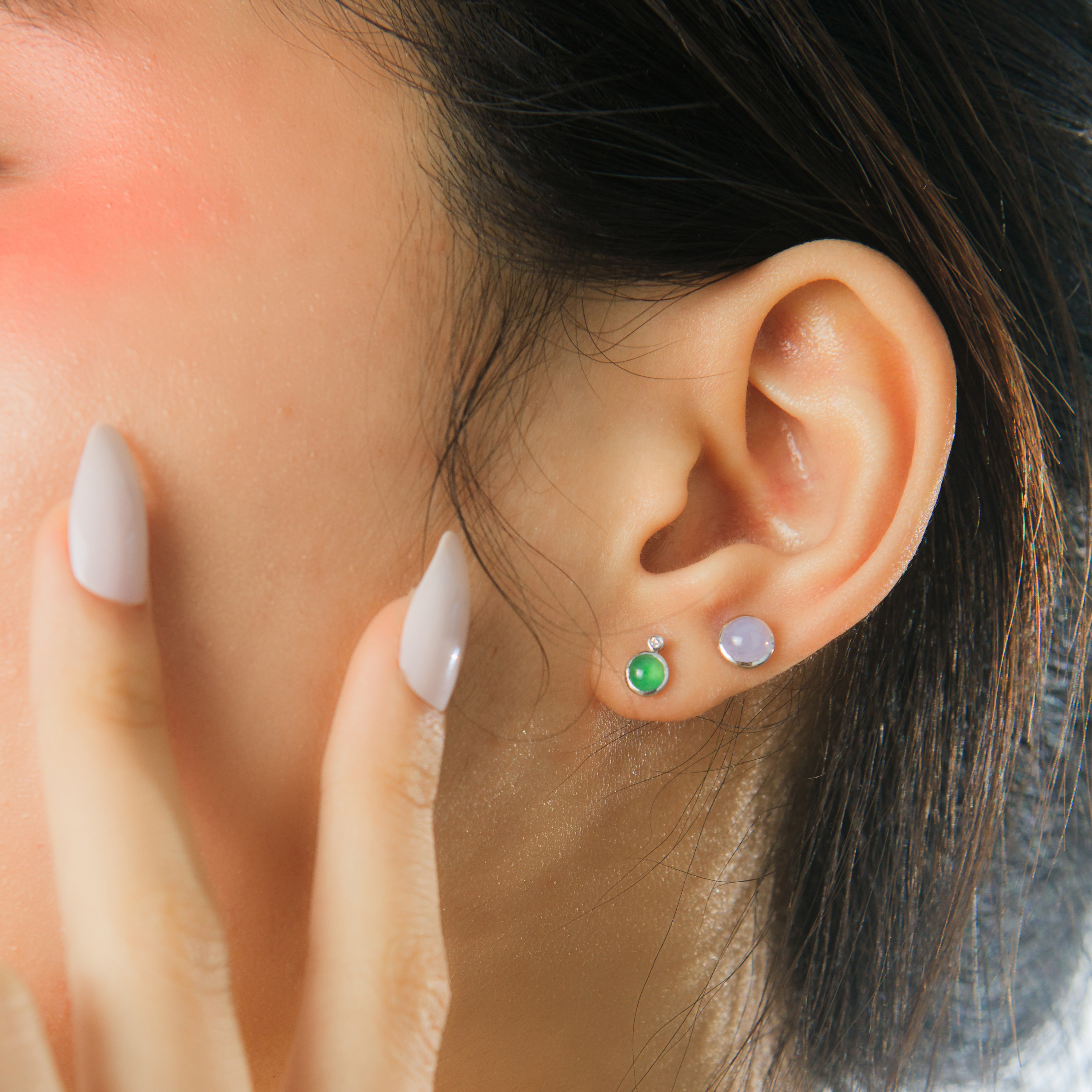 18K White Gold Lavender Jade Ear Studs (PJA00521)