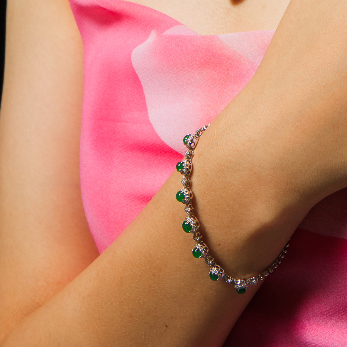 18K White Gold Green Jade Bracelet (PJA00580)