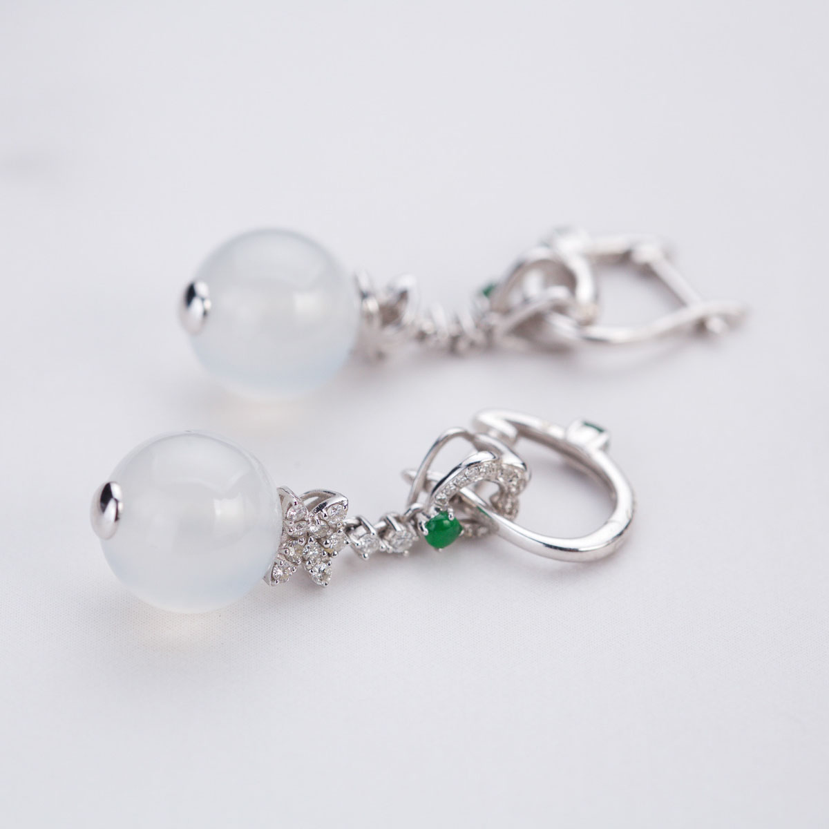 18k White Gold Jade Bead Drop Earrings (PJA00065)