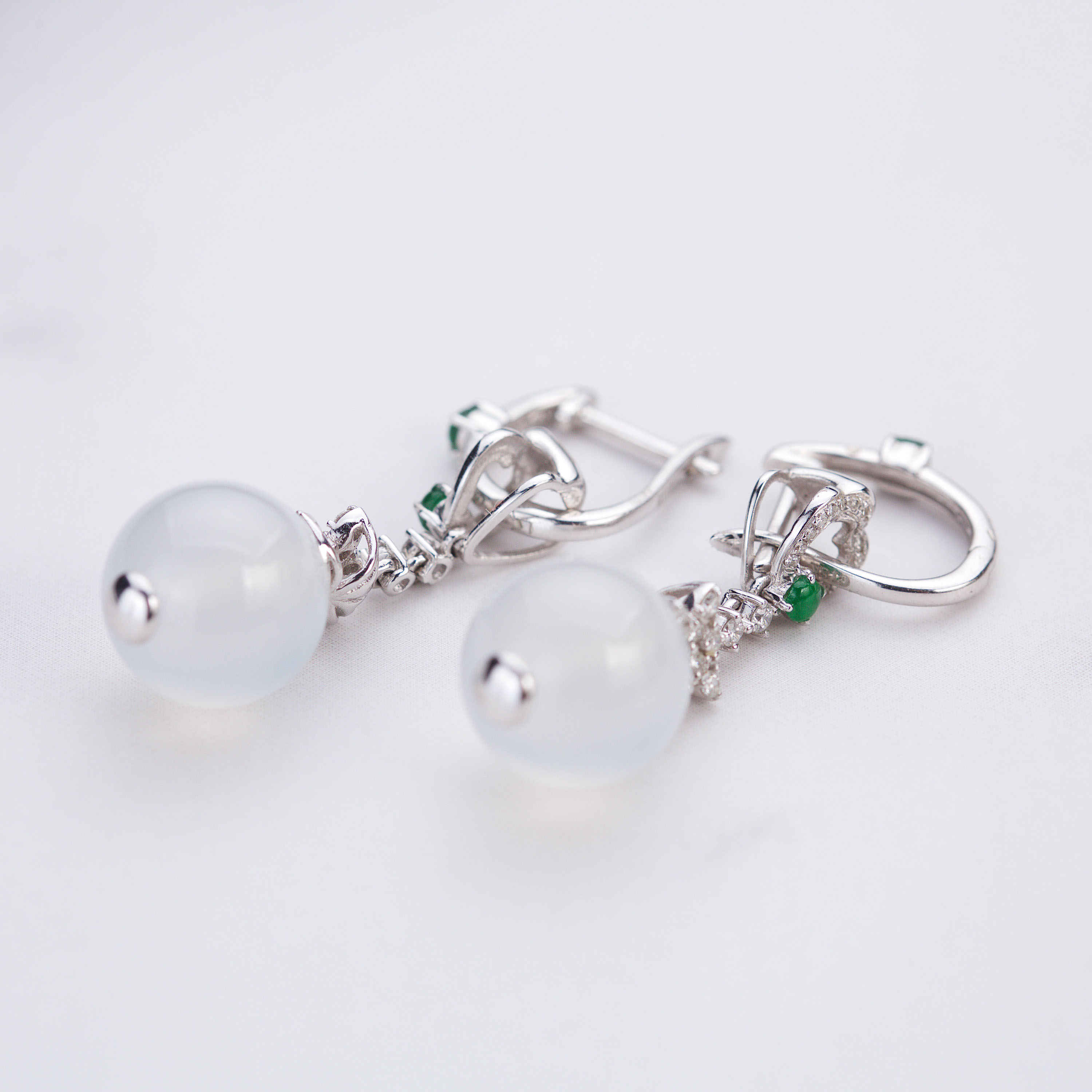 18k White Gold Jade Bead Drop Earrings (PJA00065)
