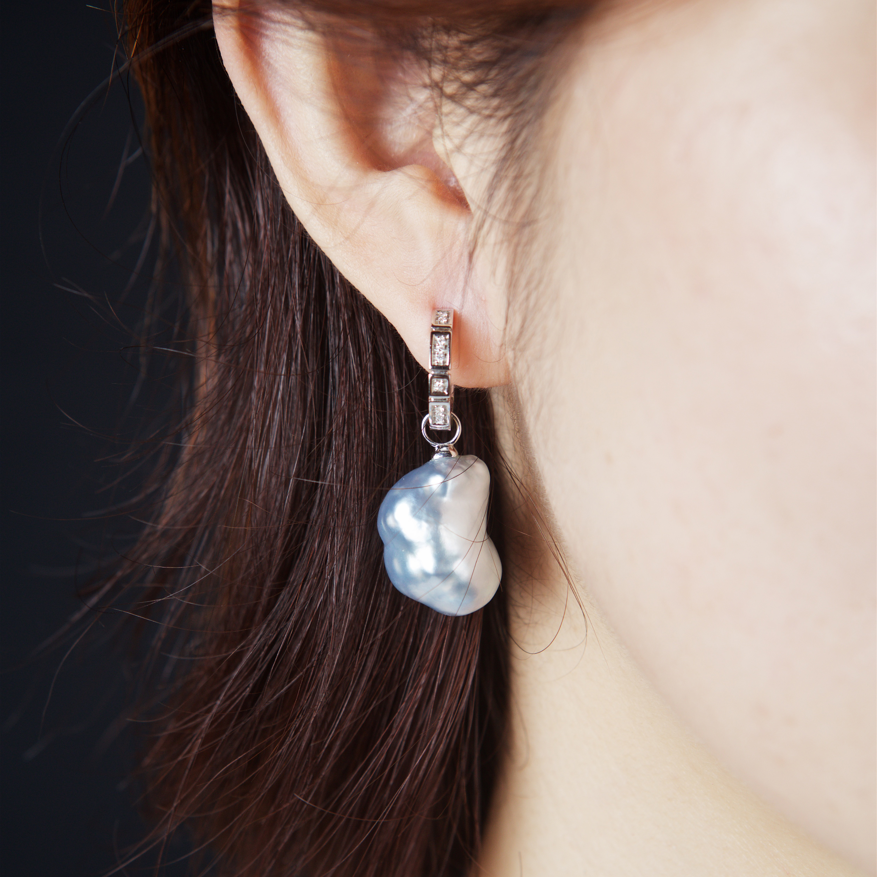 18k White Gold Baroque South Sea Pearl Earrings (PPE00012)