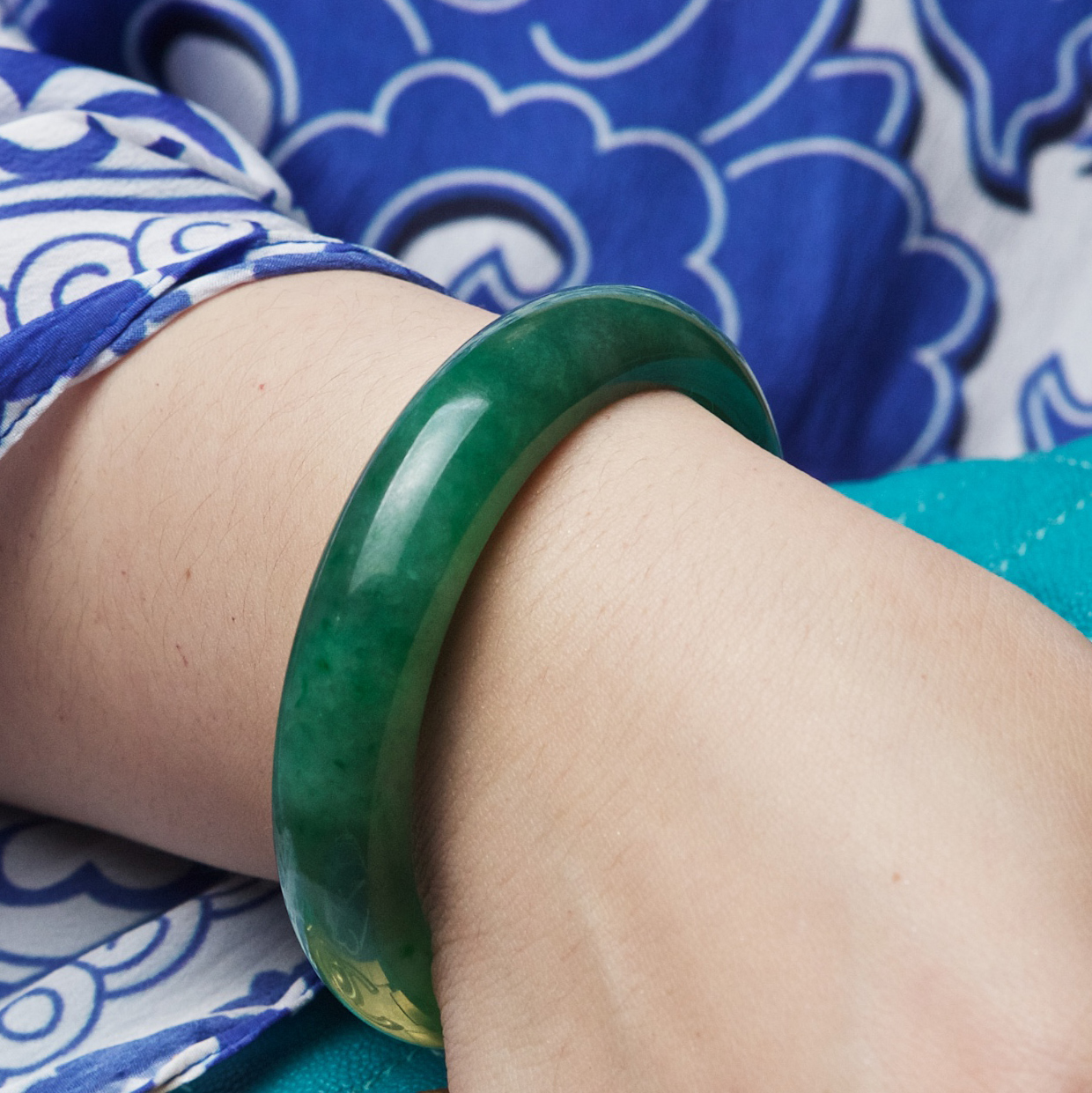 Green Jadeite Bangle (PJA00070)