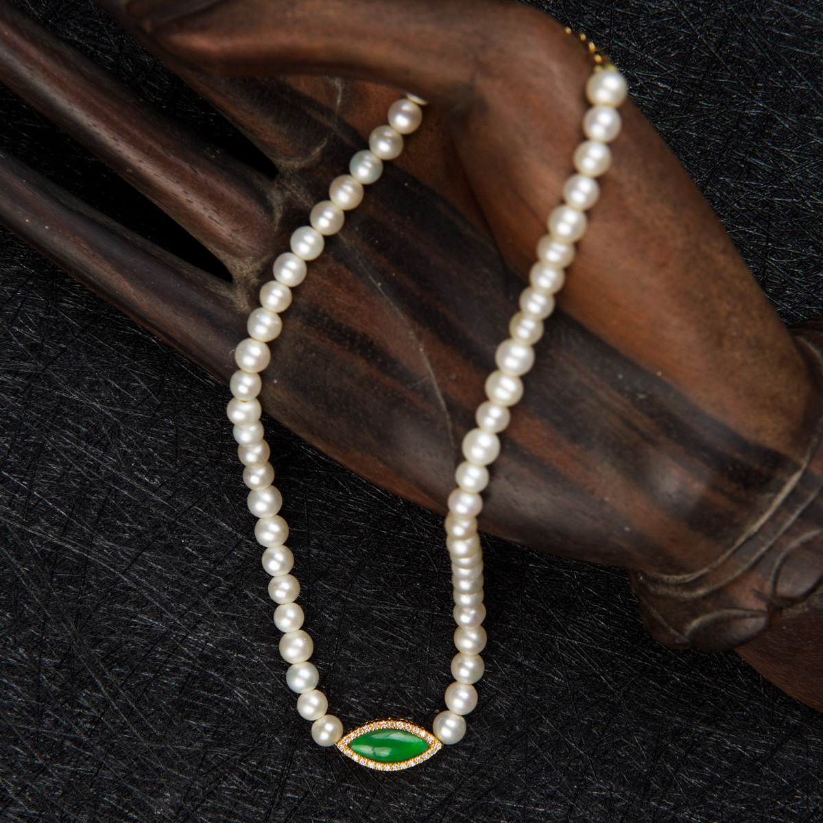 Intense Green Marquise Shape Jade with Fresh Pearl Bracelet (PJA00062)