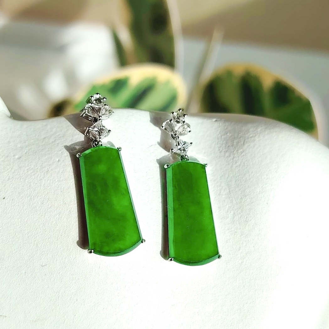 18K White Gold Green Trapezium Jade Earrings (PJA00941)
